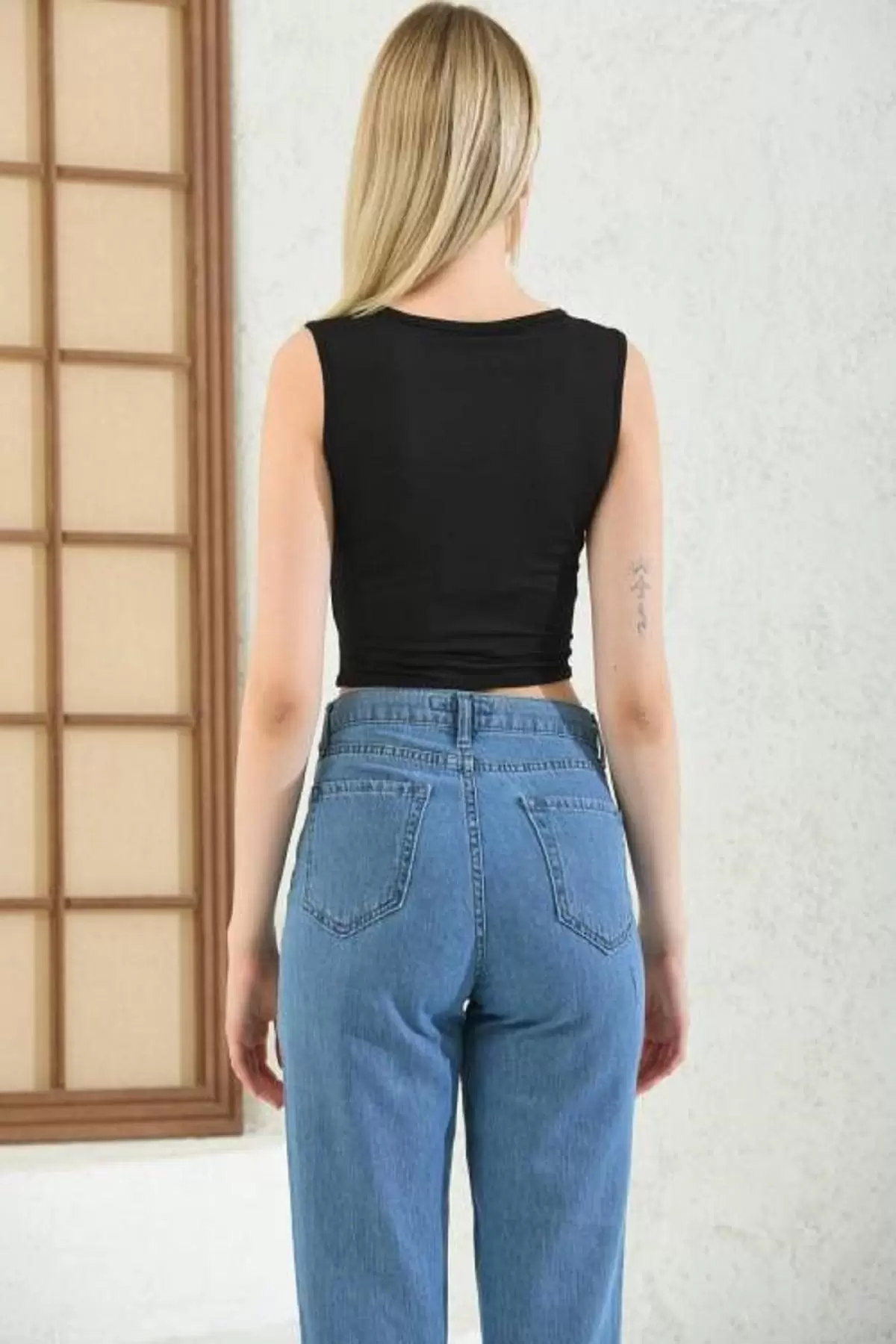 Askılı Önden Bağcıklı Siyah Kadın Crop Bluz