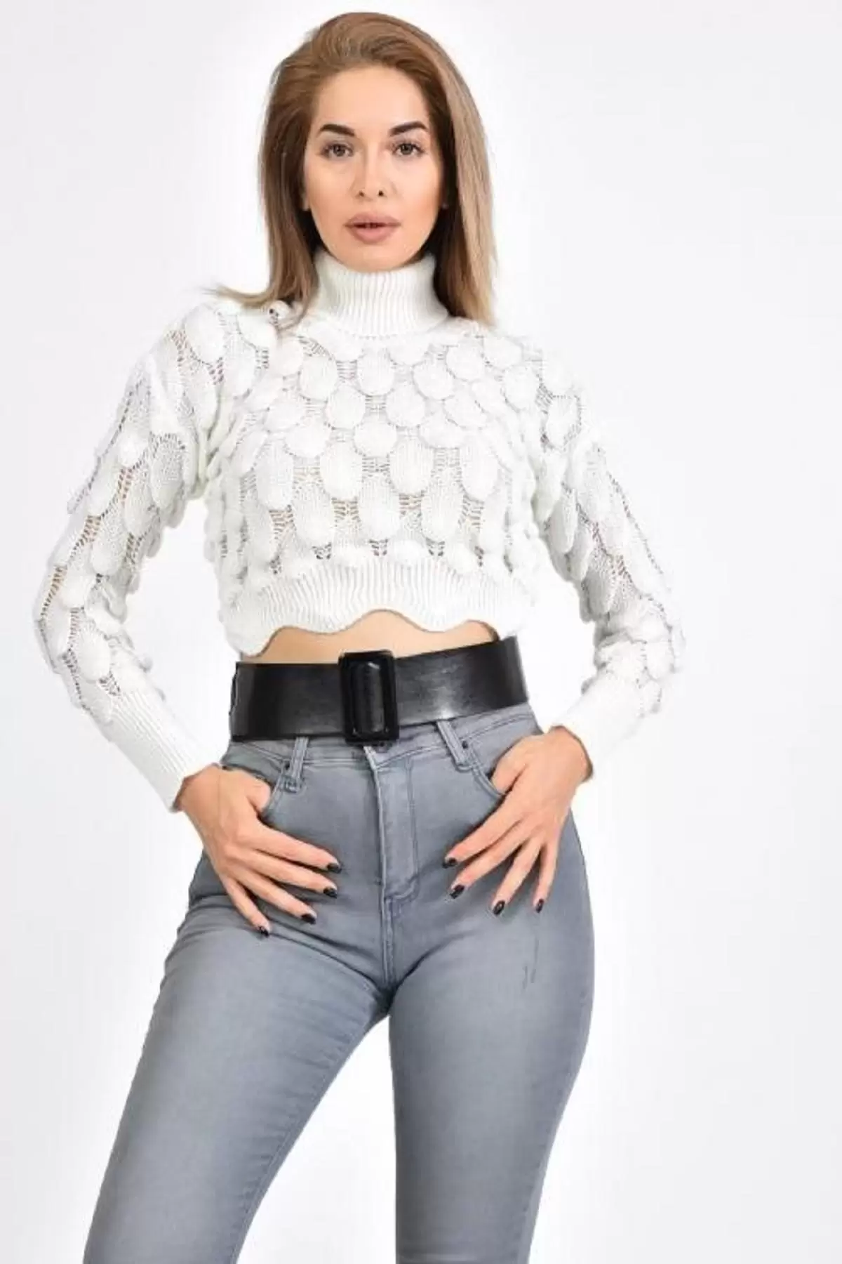 Balıkçı Yaka Damla Kabartmalı Kısa Beyaz Kadın Kazak