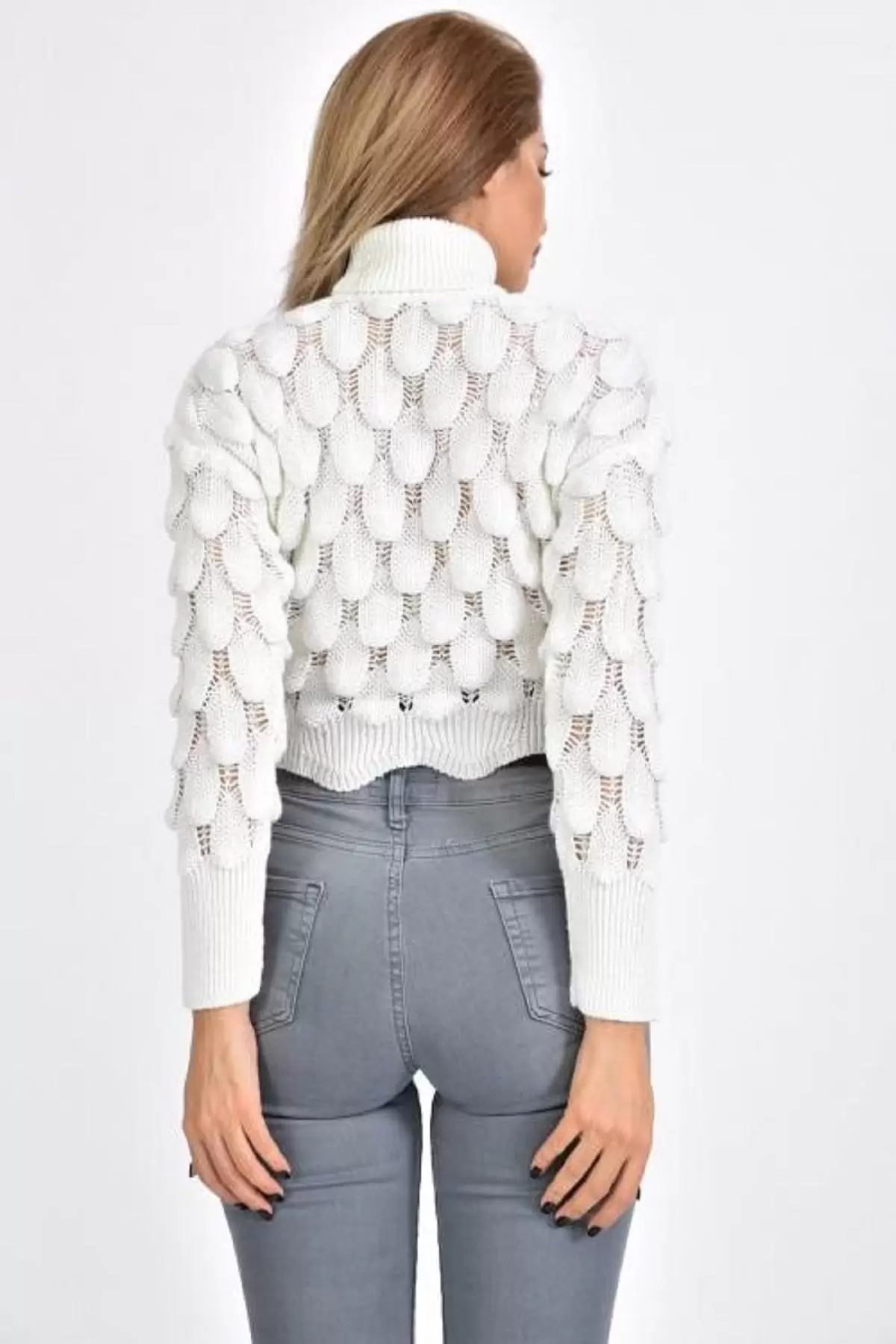 Balıkçı Yaka Damla Kabartmalı Kısa Beyaz Kadın Kazak