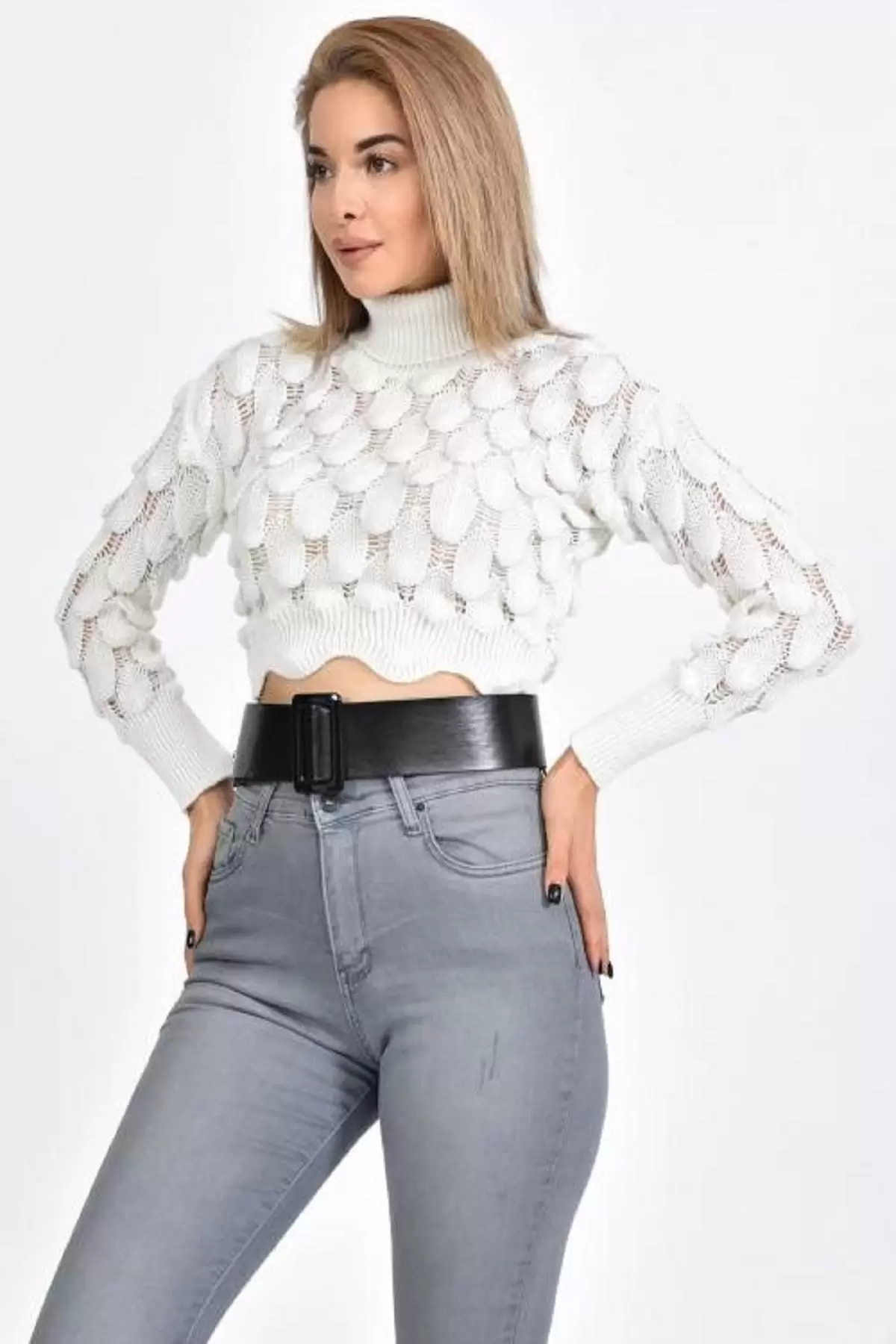 Balıkçı Yaka Damla Kabartmalı Kısa Beyaz Kadın Kazak