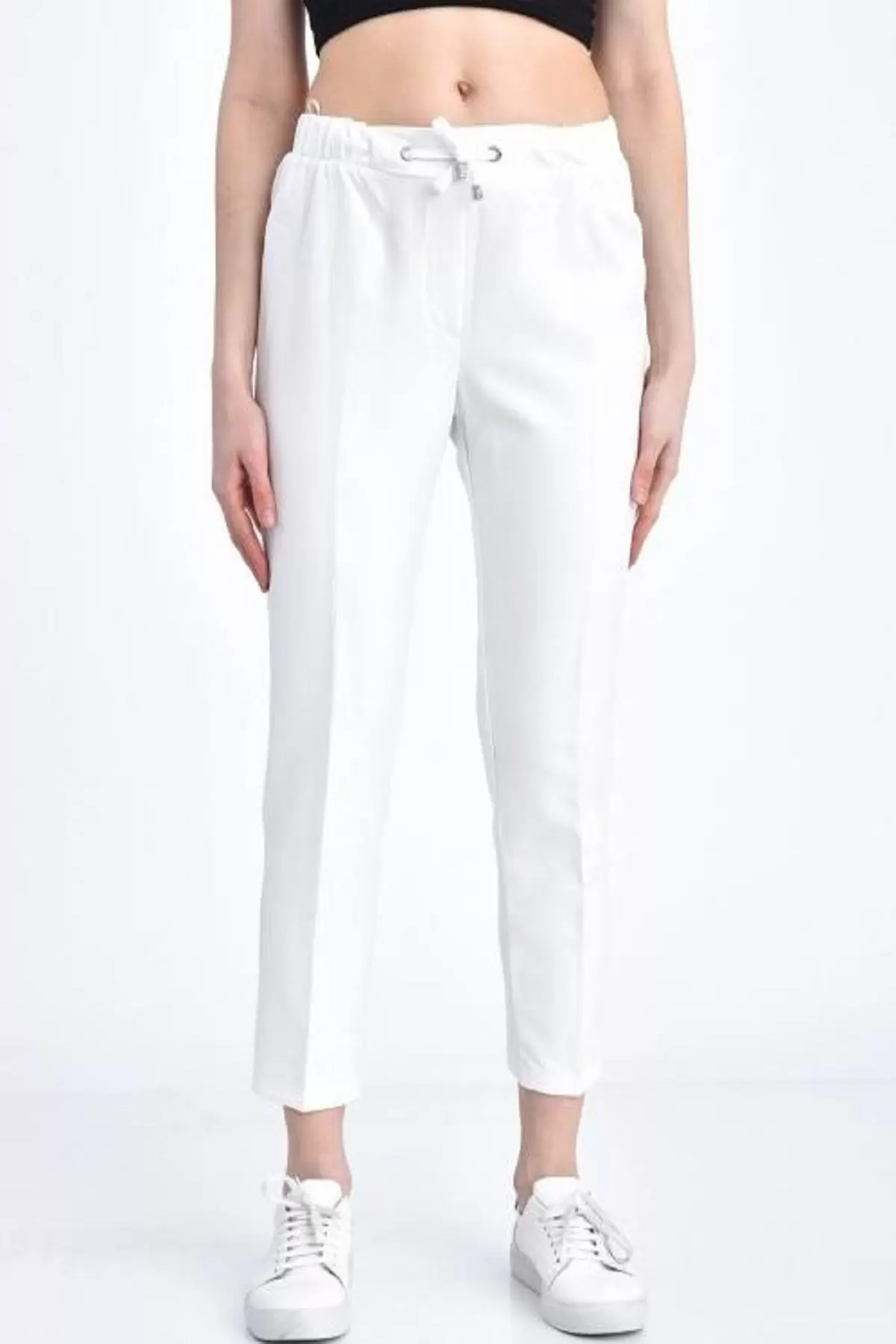 Belden Lastikli ve Bağcıklı Beyaz Bilek Kadın Pantolon