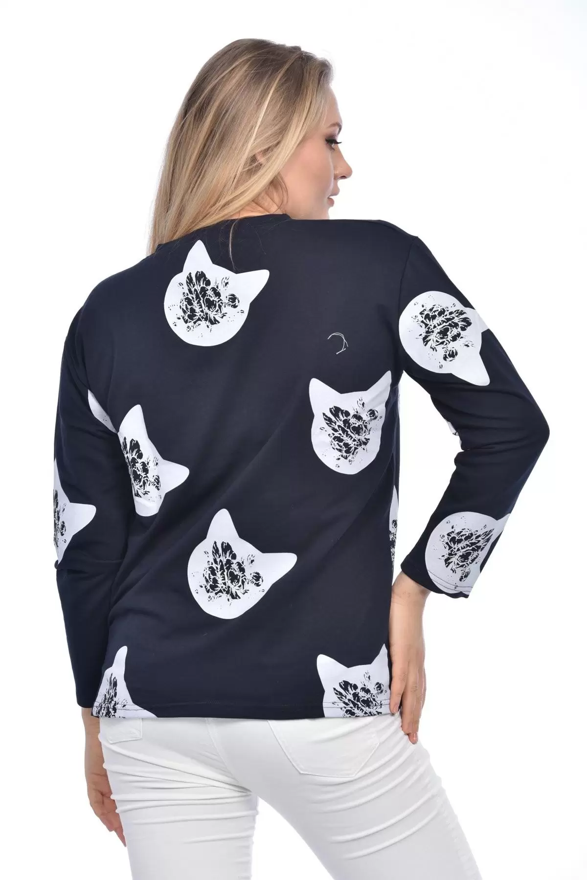 Bisiklet Yaka Aplike ve Kedi Baskılı Lacivert Kadın Tişört