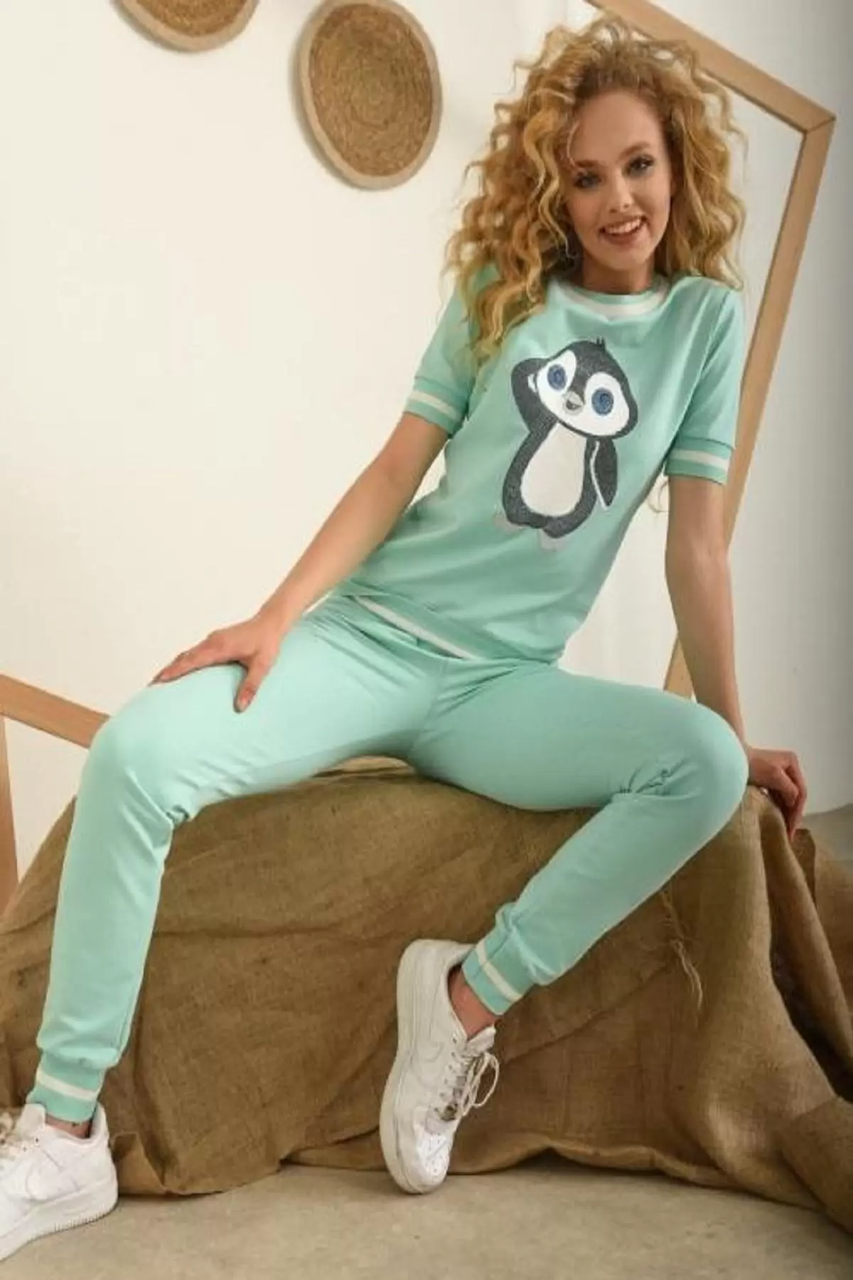 Bisiklet Yaka Penguen Desenli ve Taş Dizinli Kısa Kollu Şeritli Mint Kadın Eşofman Takım