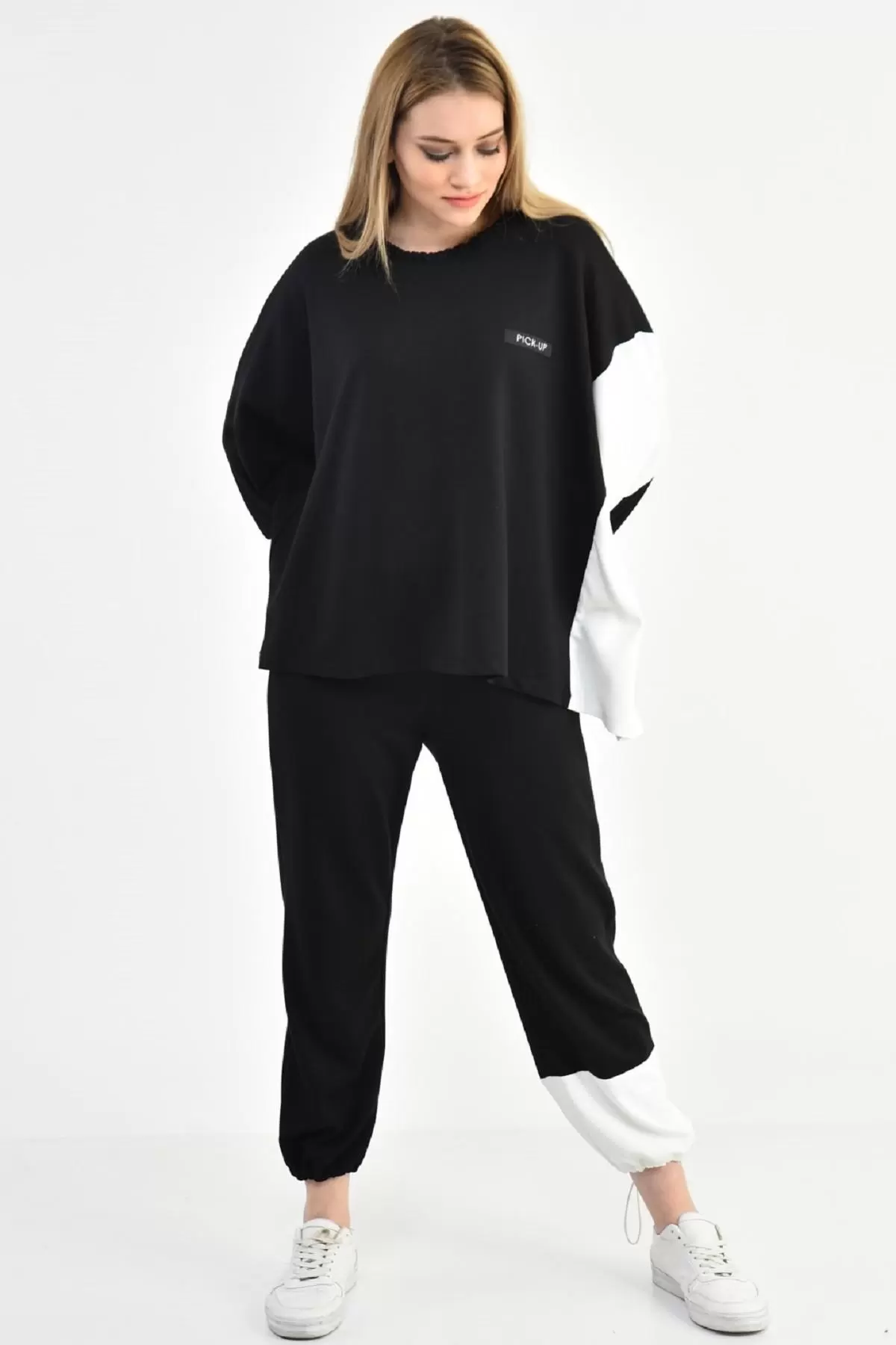 Bisiklet Yaka Siyah Beyaz Yarasa Kol Kadın Eşofman Takım