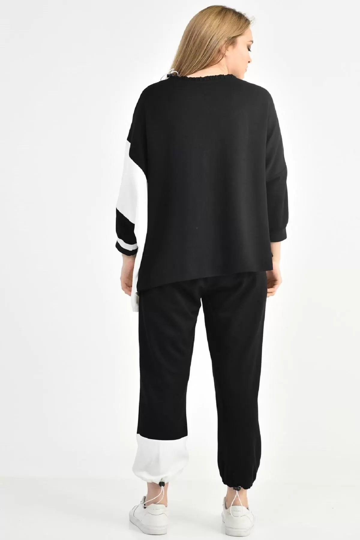 Bisiklet Yaka Siyah Beyaz Yarasa Kol Kadın Eşofman Takım