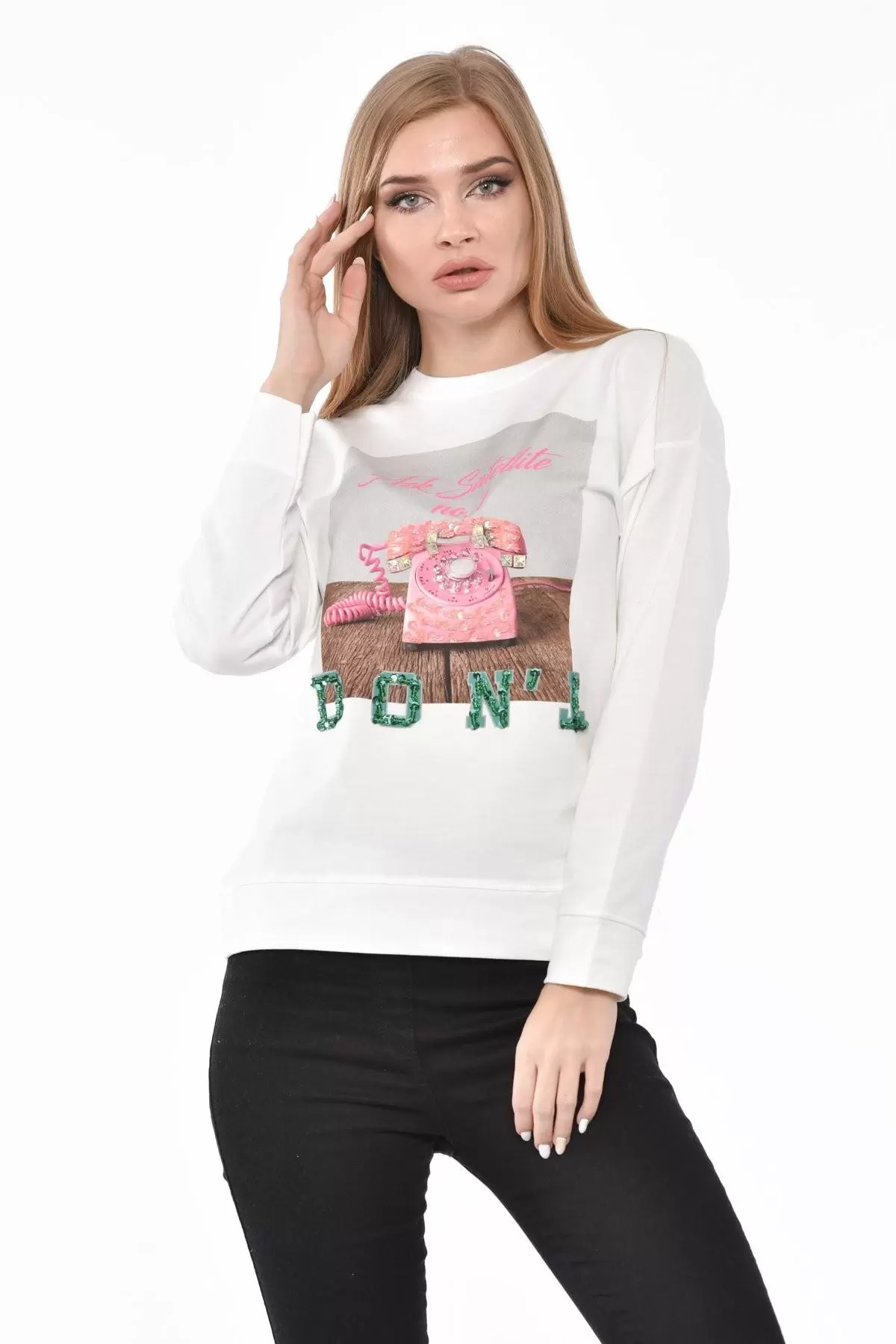 Bisiklet Yaka Telefon Baskılı Taş ve Pullu Beyaz Kadın Tişört