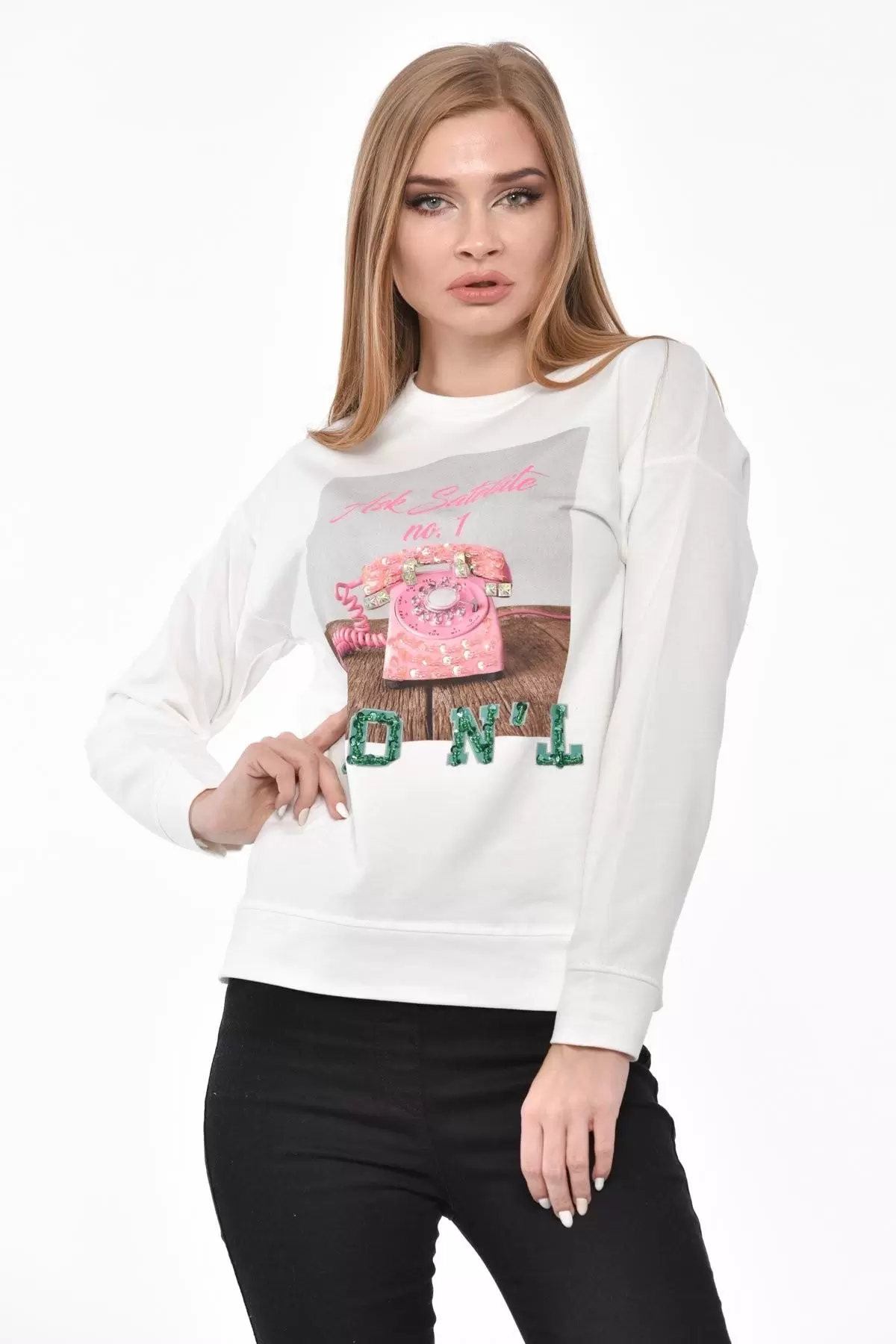 Bisiklet Yaka Telefon Baskılı Taş ve Pullu Beyaz Kadın Tişört