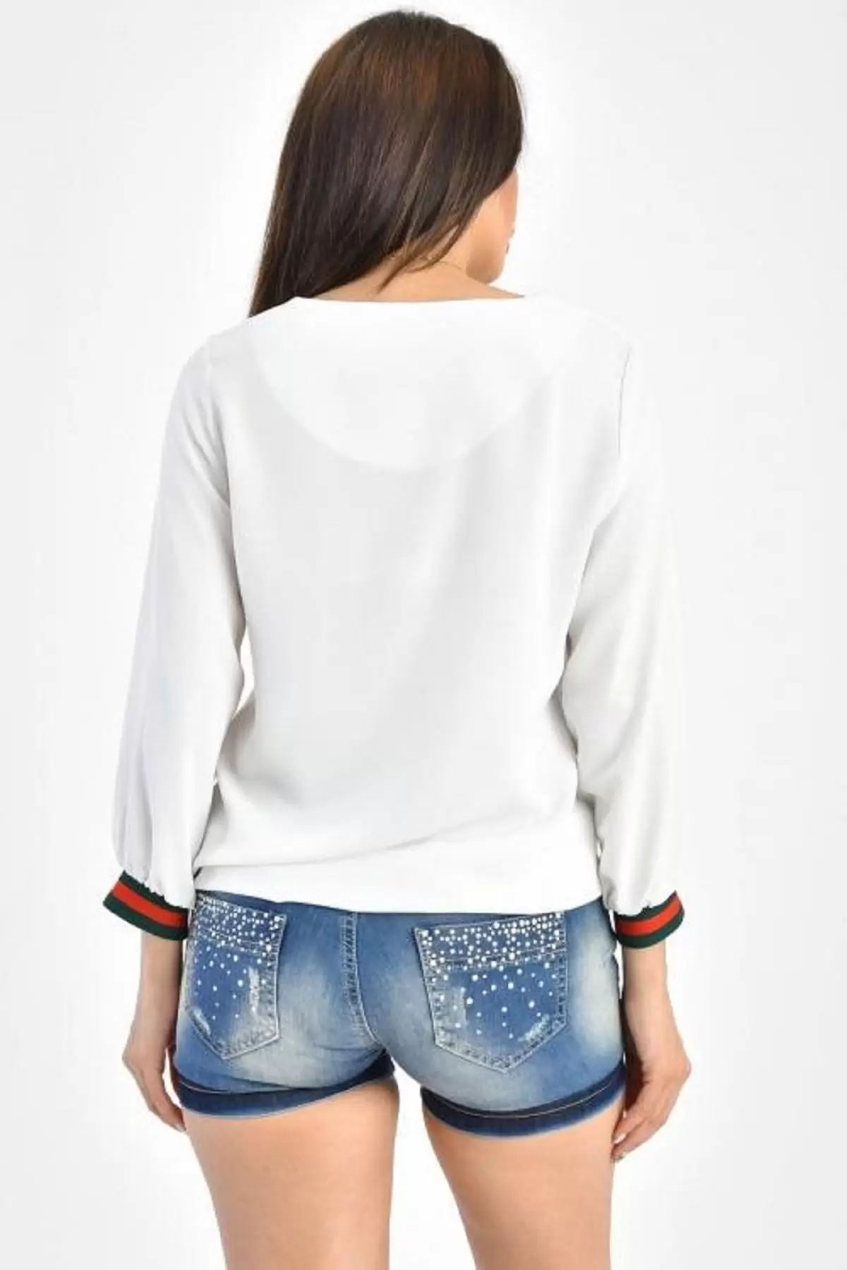 Bisiklet Yaka Uzun Kolu Takı Detaylı Beyaz Kadın Bluz