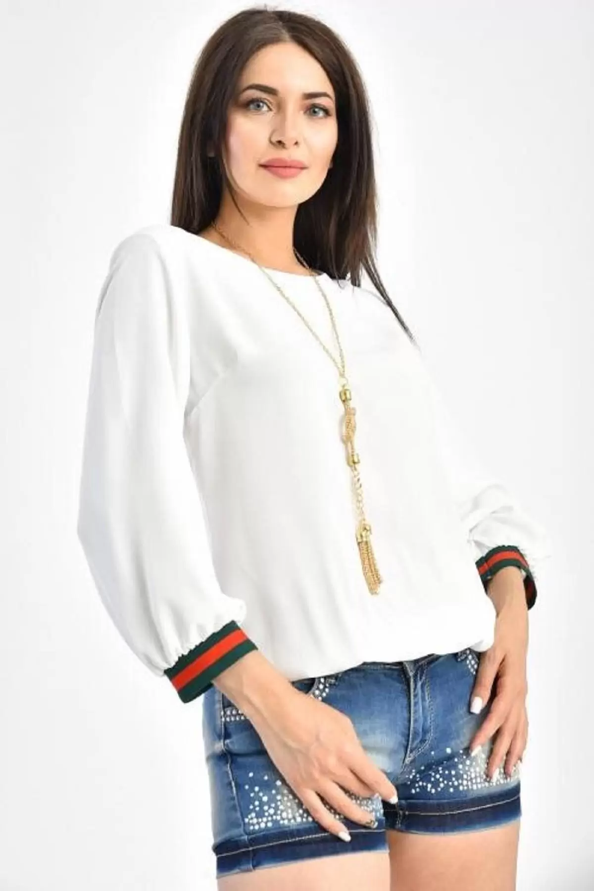 Bisiklet Yaka Uzun Kolu Takı Detaylı Beyaz Kadın Bluz