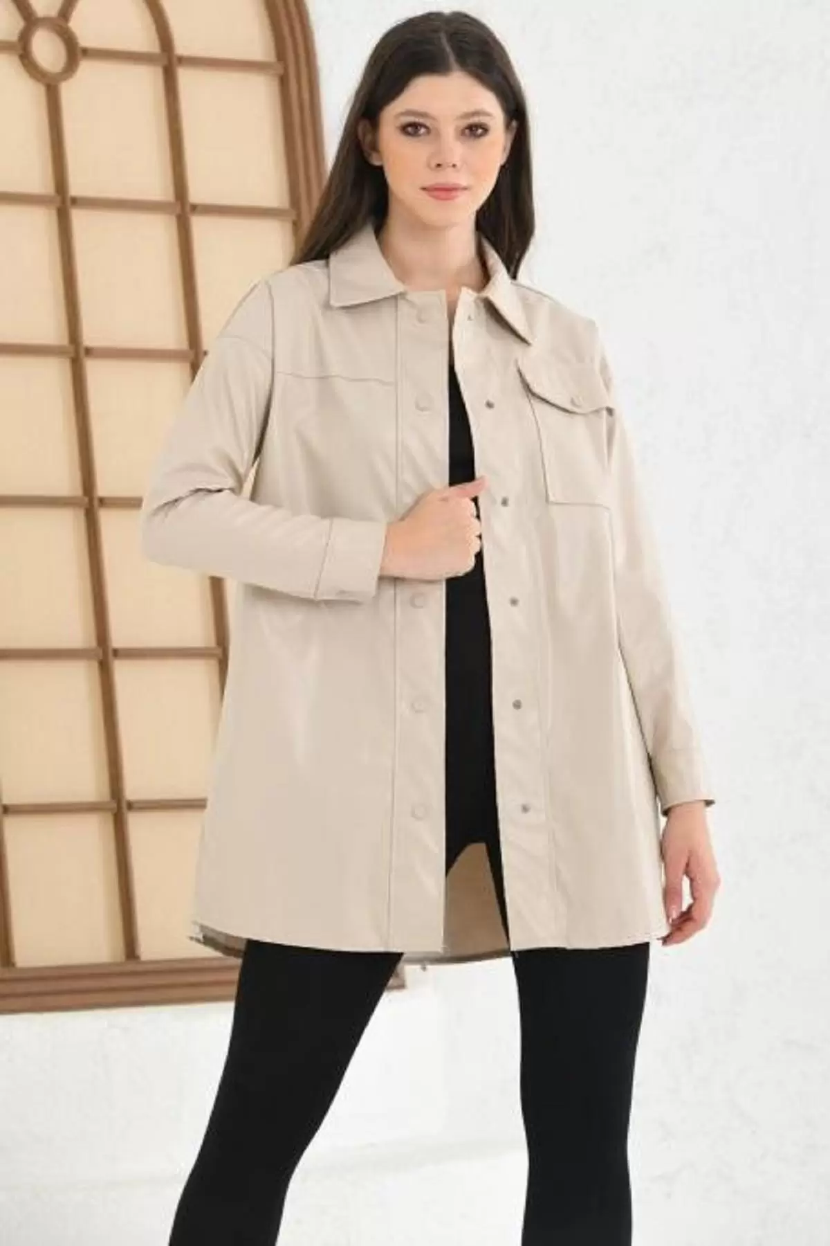 Gömlek Yaka Çıtçıtlı Cepli Bej Kadın Deri Ceket