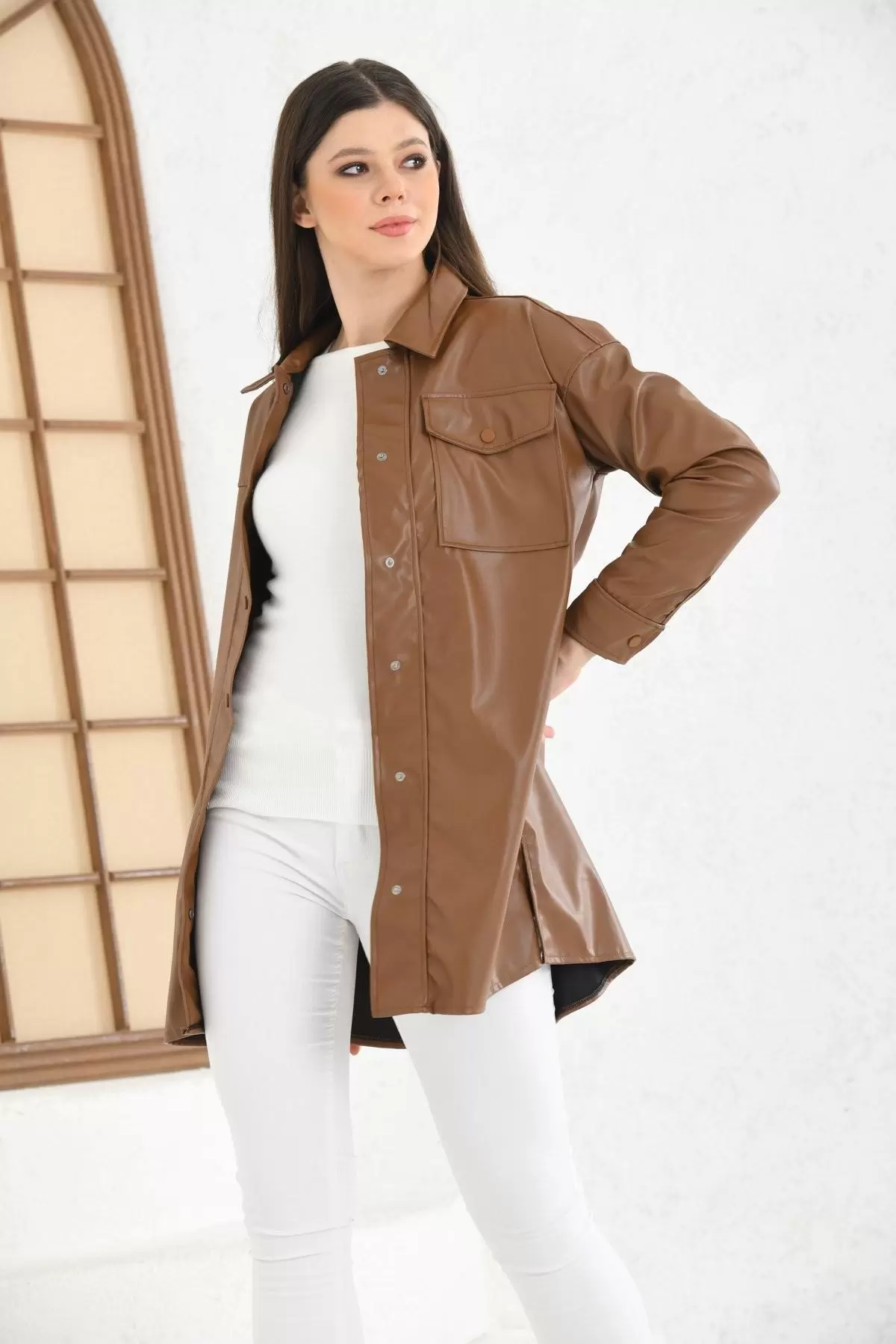 Gömlek Yaka Çıtçıtlı Cepli Kahverengi Kadın Deri Ceket