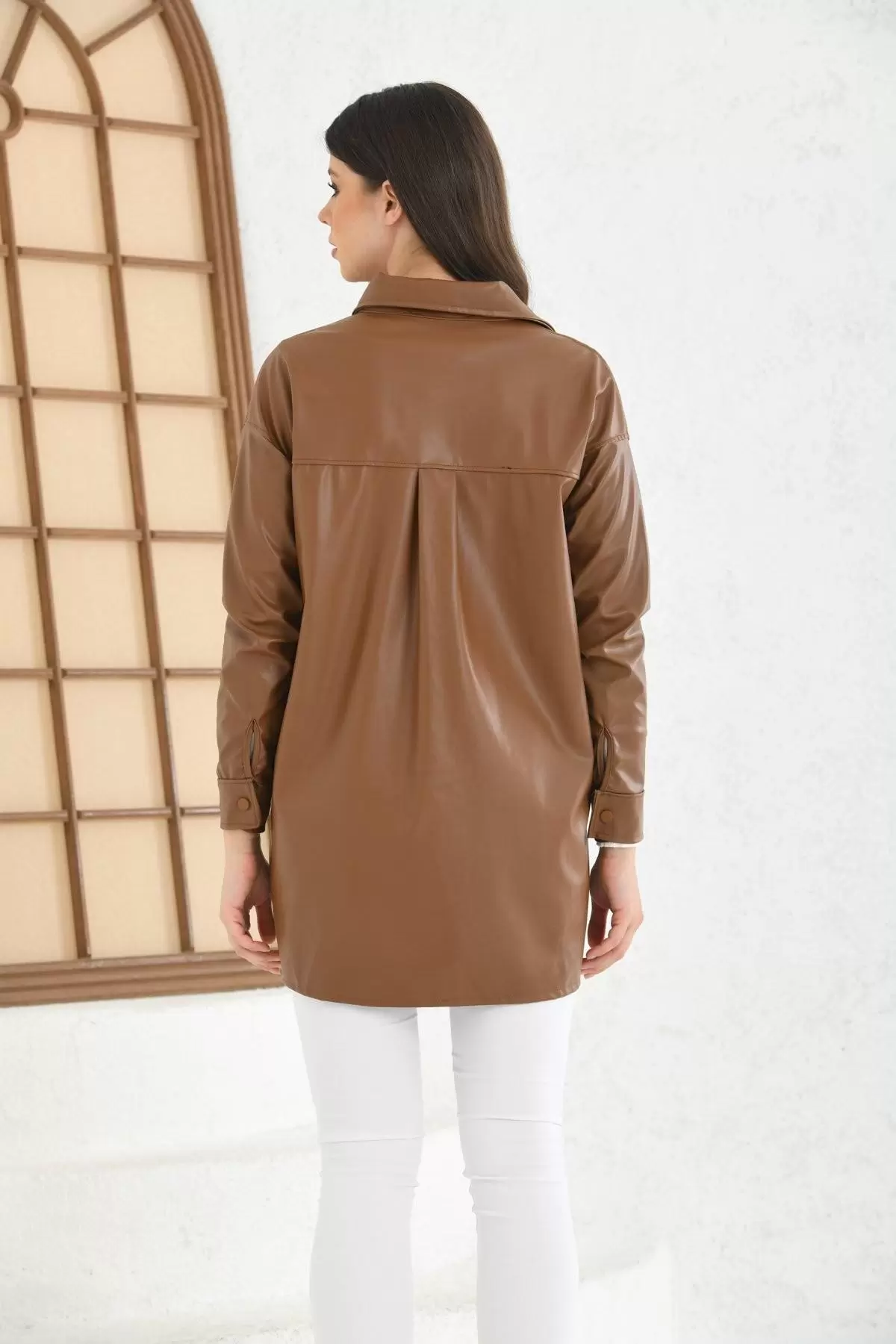 Gömlek Yaka Çıtçıtlı Cepli Kahverengi Kadın Deri Ceket