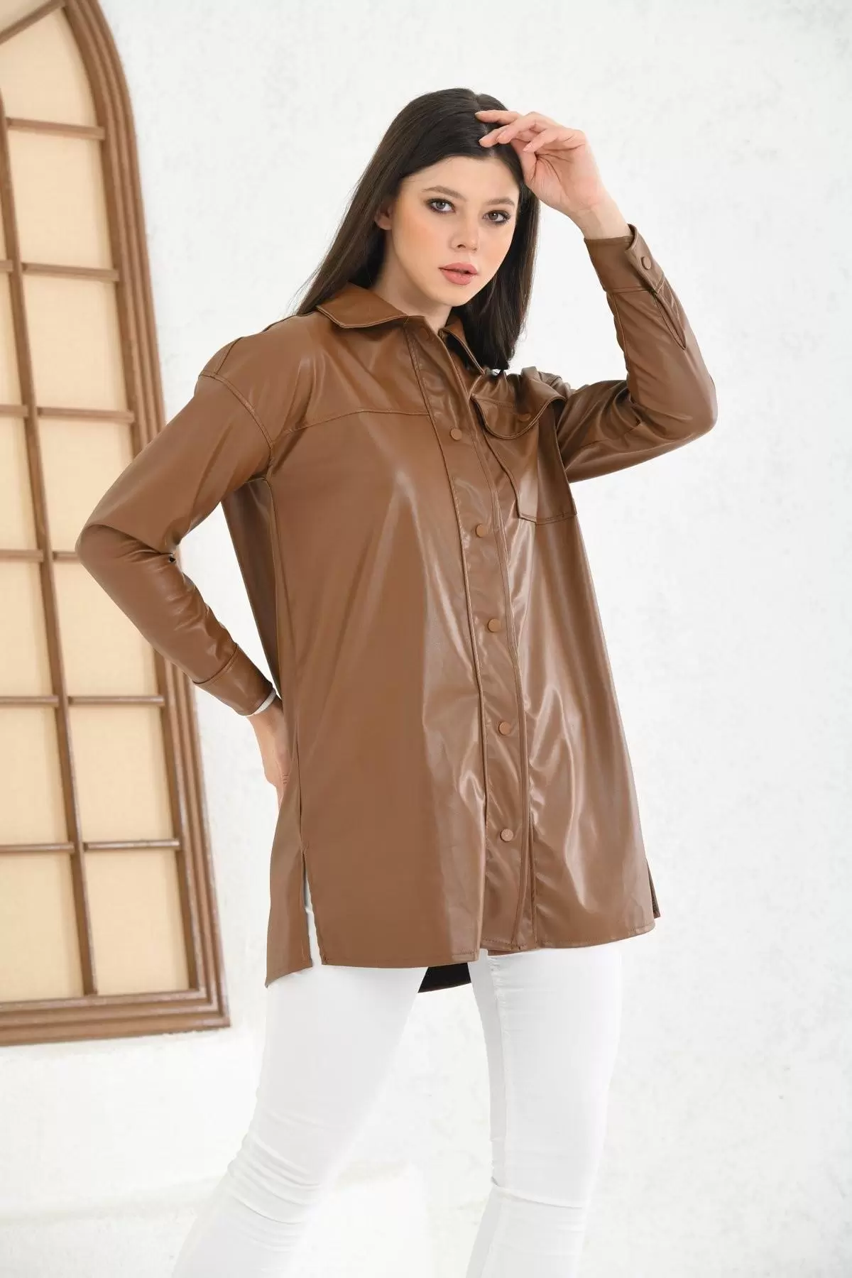 Gömlek Yaka Çıtçıtlı Cepli Kahverengi Kadın Deri Ceket