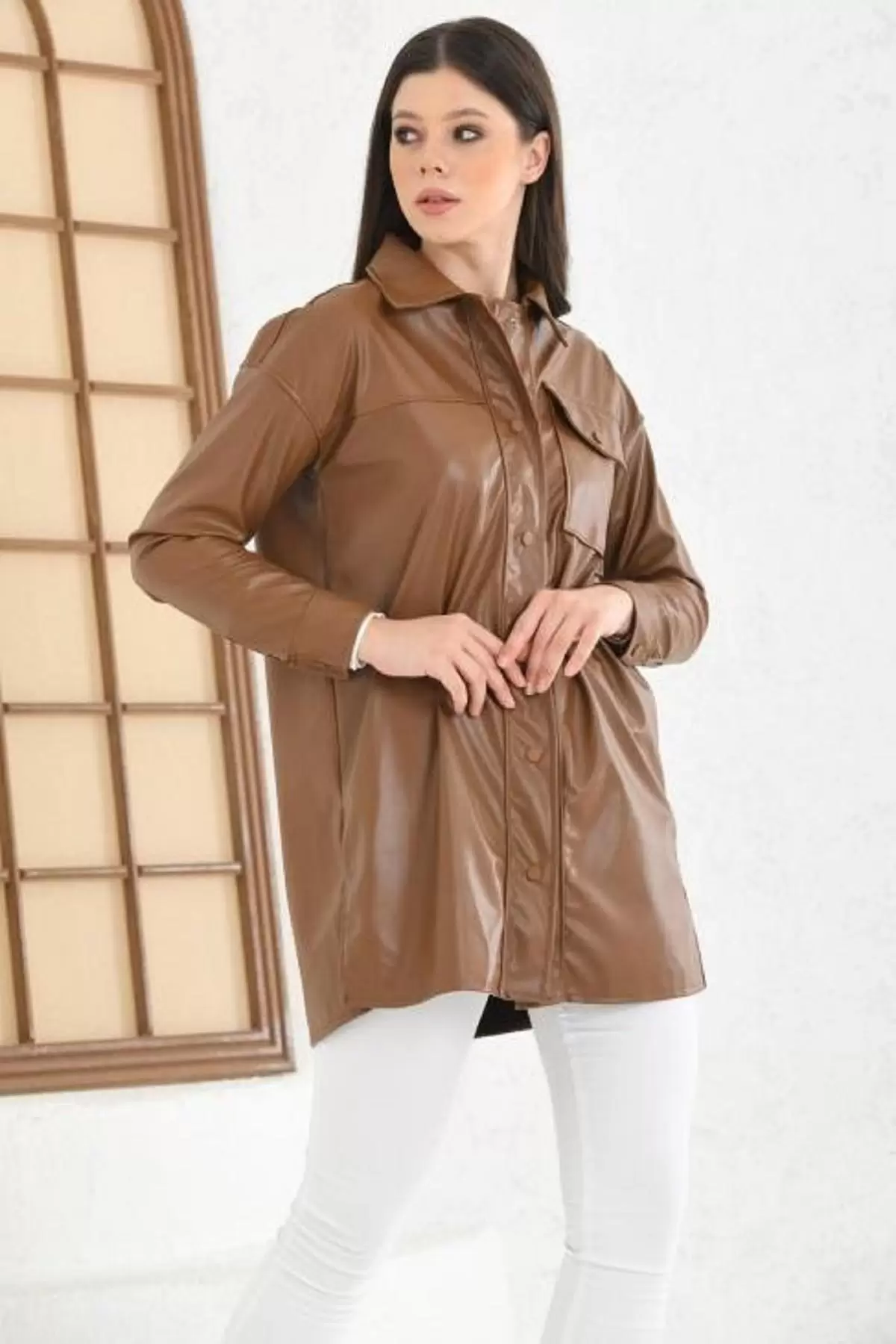 Gömlek Yaka Çıtçıtlı Cepli Kahverengi Kadın Deri Ceket