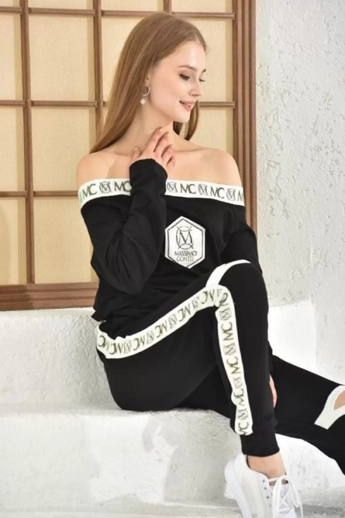 Kayık Yaka Taşlı Uzun Kollu Siyah Kadın Eşofman