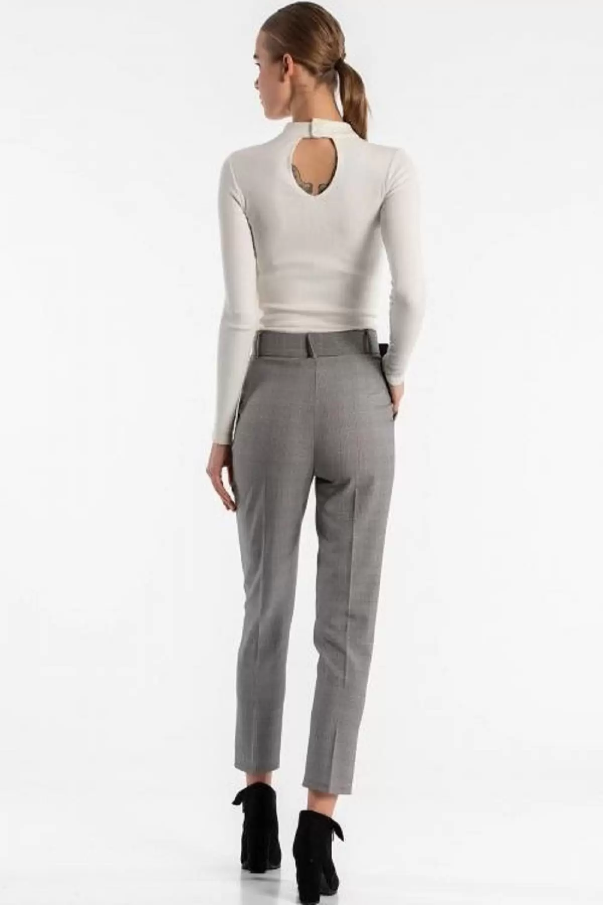 Kemerli Gri Ekose Bilek Kadın Pantolon