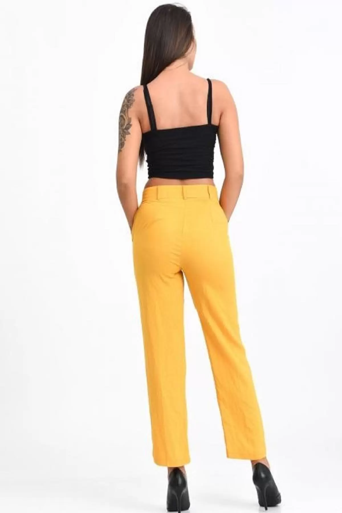 Kemerli ve Cepli Hardal Boru Paça Viskon Kadın Pantolon