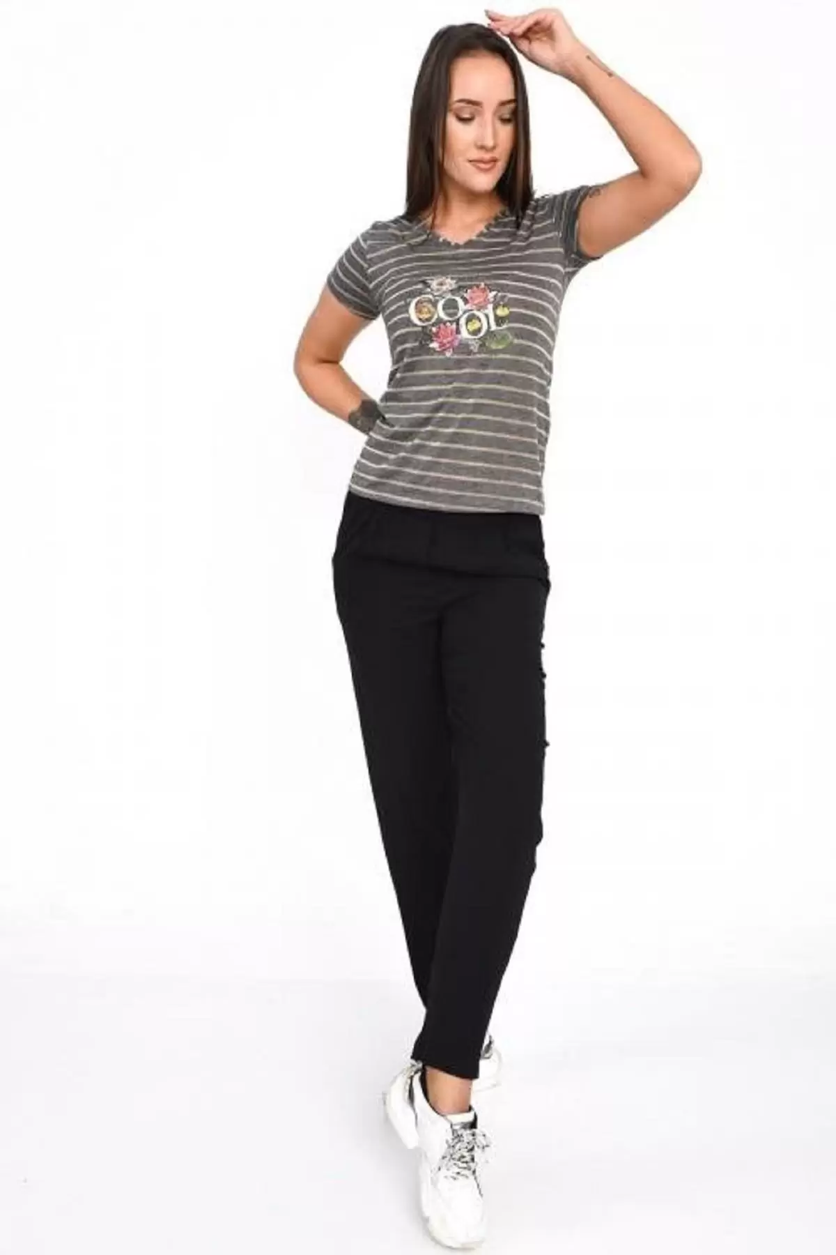 Kısa Kollu Haki Çizgili V Yaka Nakışlı Siyah Kadın Eşofman Takım