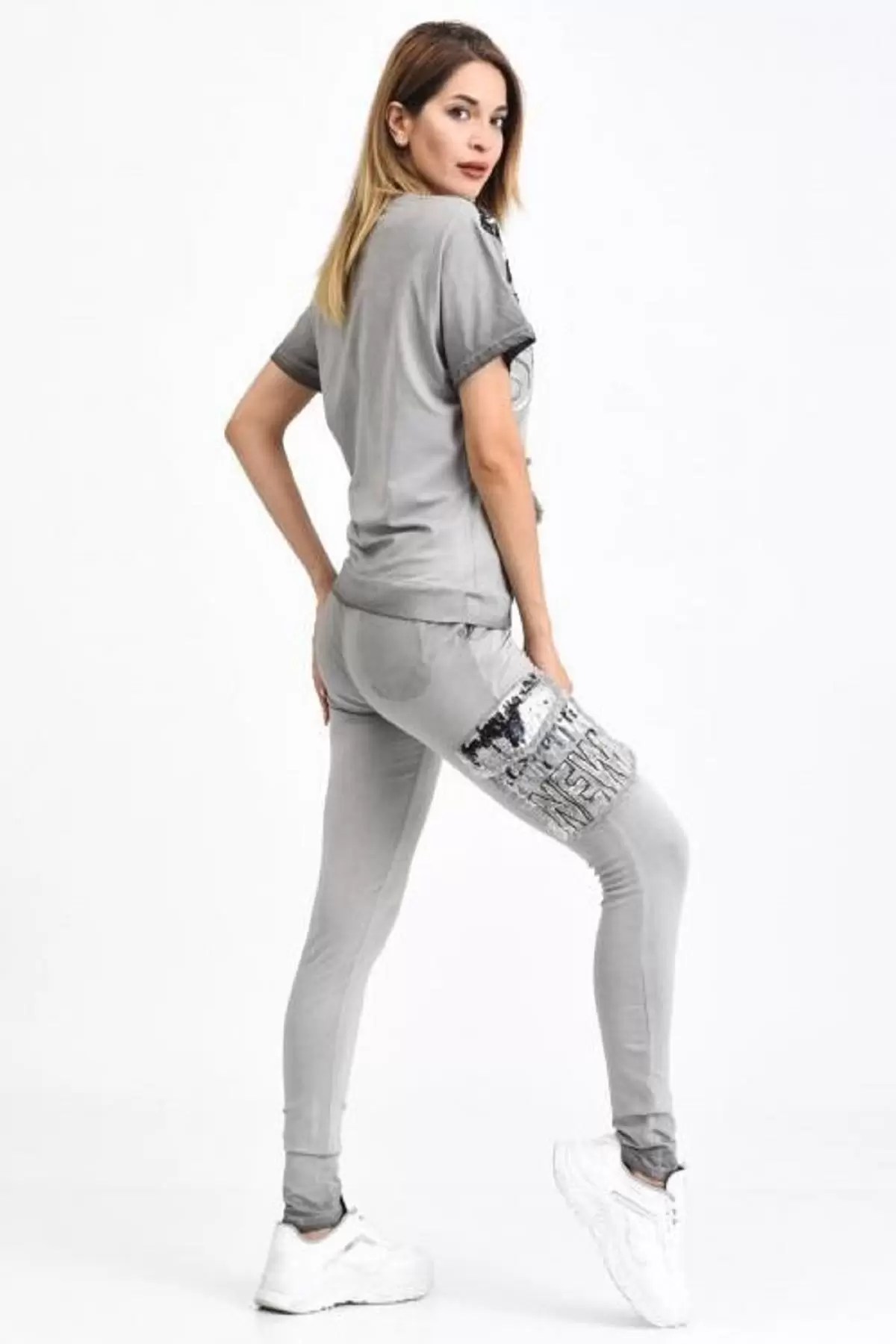 Kısa Kollu Yıkamalı ve Pullu Kanguru Cepli Gri Kadın Eşofman Takım
