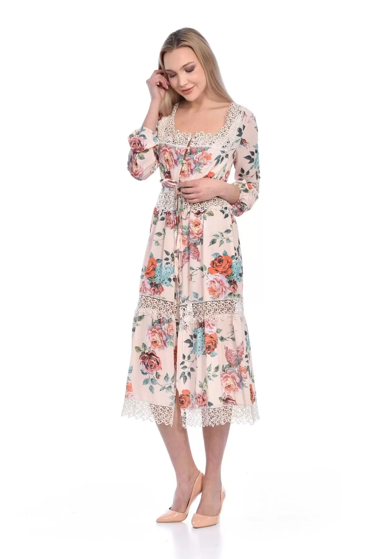 Pencere Yaka Dantel ve Çiçekli Kadın Bej Elbise