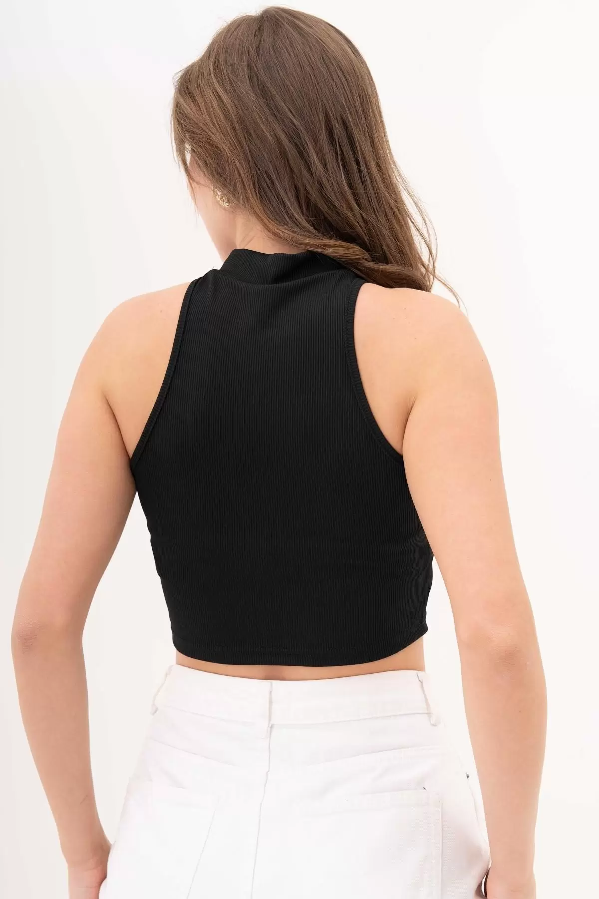 Saçaklı ve Kolsuz Siyah Crop Bluz