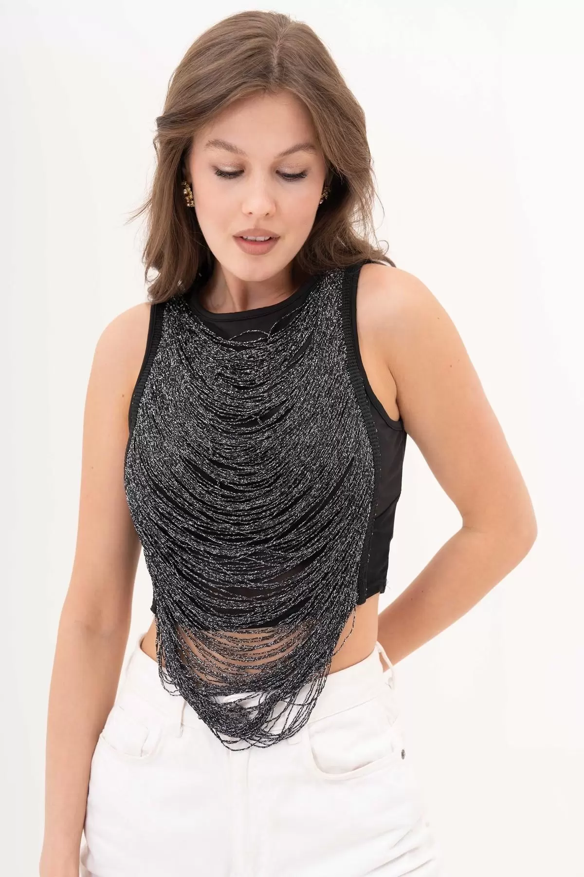 Saçaklı ve Kolsuz Siyah Crop Bluz