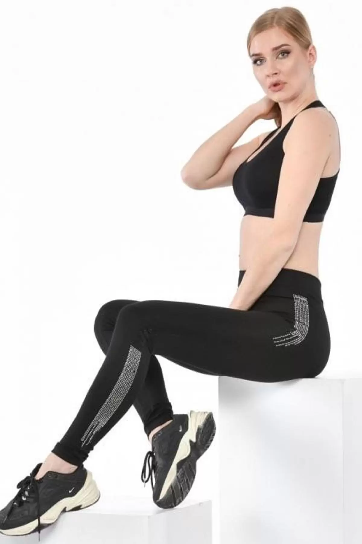 Sıralı ve Aralıklı Taş Dizinli Siyah Kadın Tayt