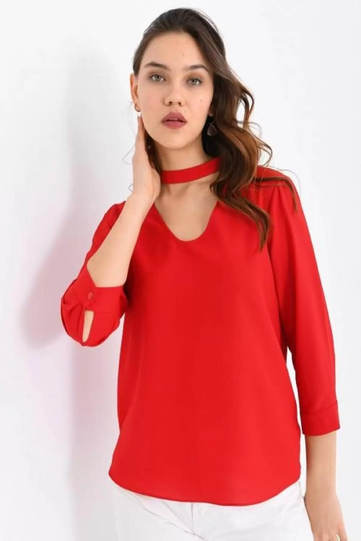 V Yaka Boyun Detaylı Kırmızı Kadın Bluz