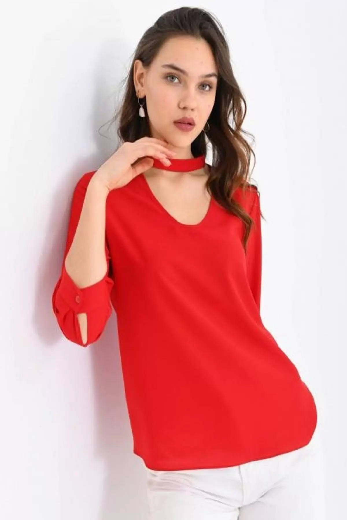 V Yaka Boyun Detaylı Kırmızı Kadın Bluz