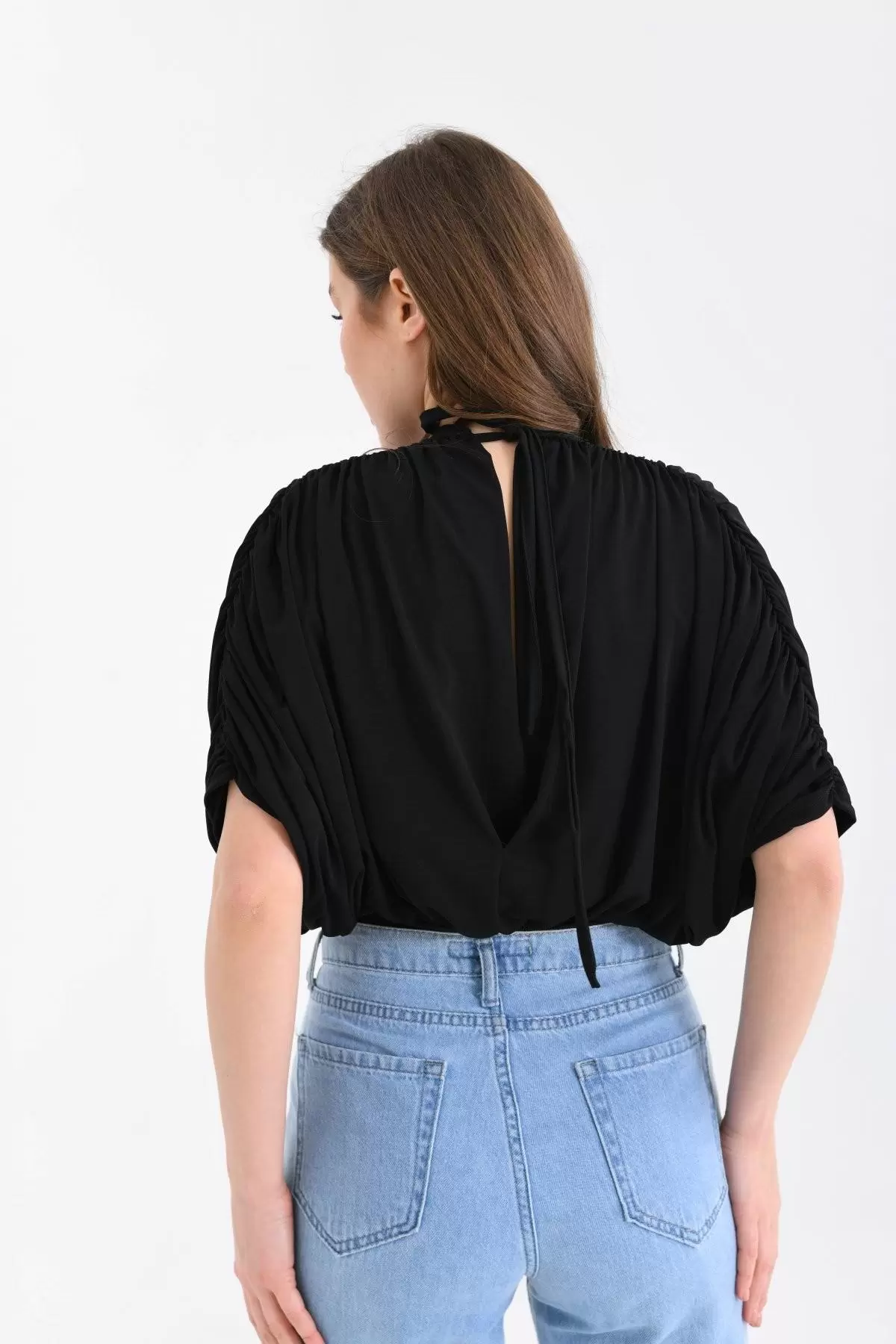 V Yaka Derin Sırt Detaylı Siyah Kadın Bodysuit