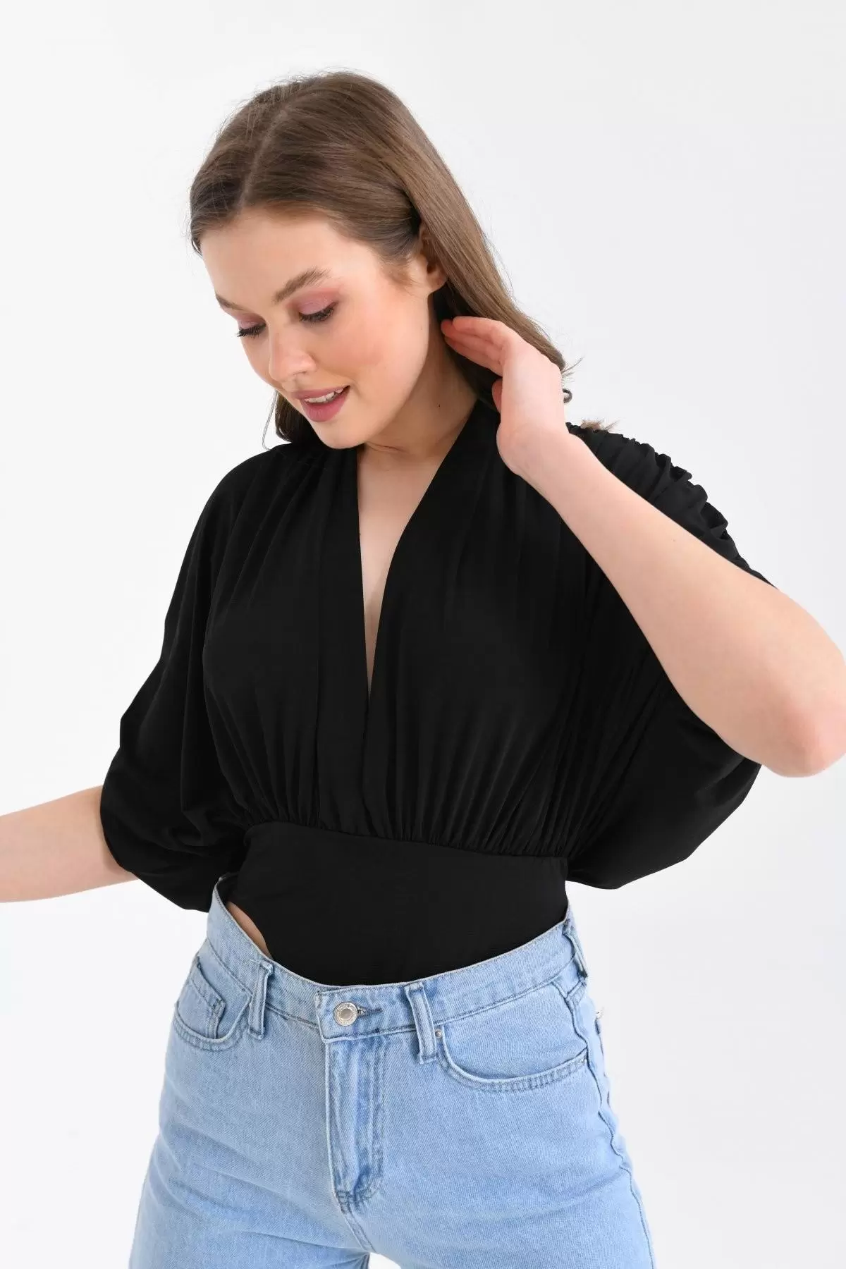 V Yaka Derin Sırt Detaylı Siyah Kadın Bodysuit