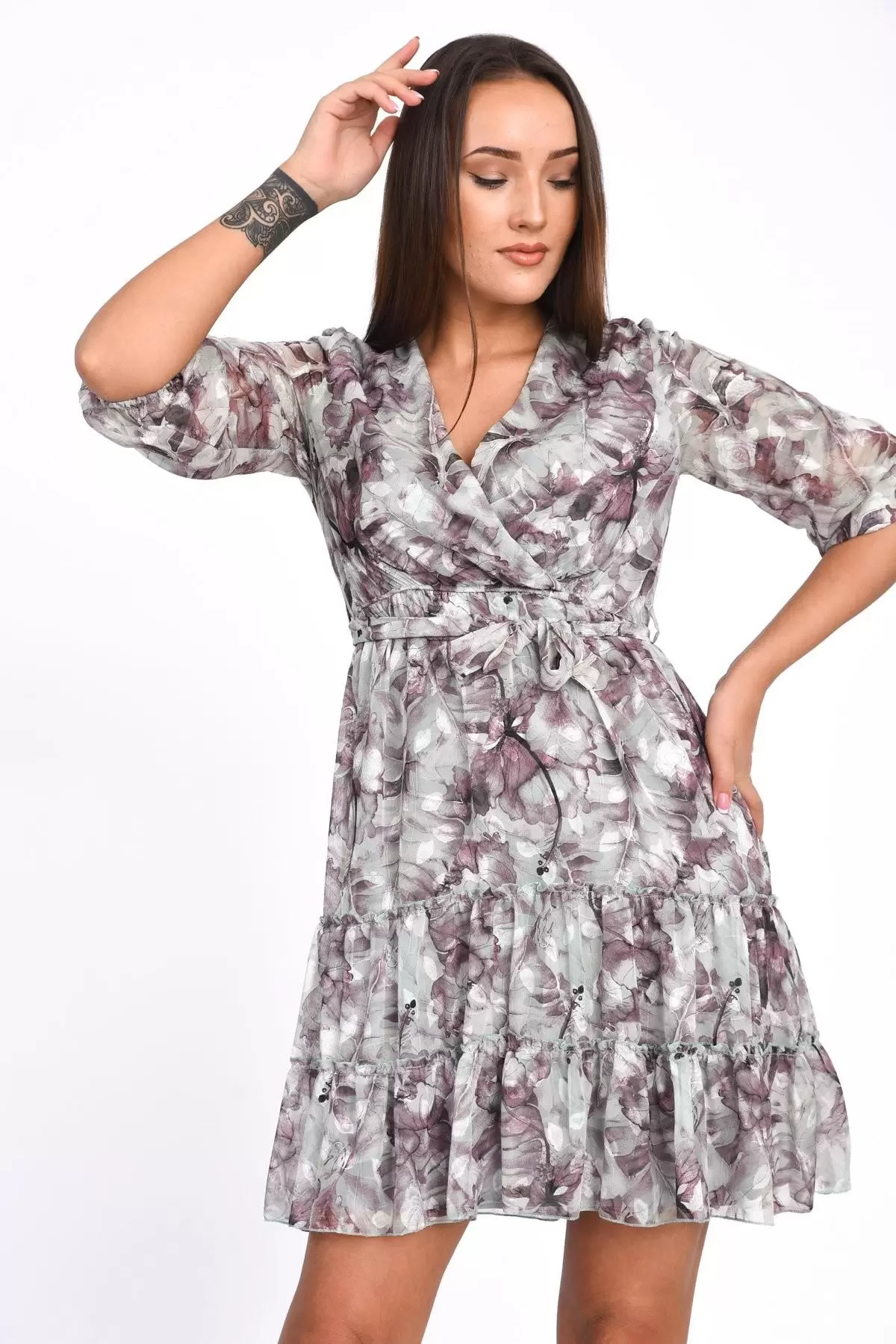 V Yaka Kısa Kol Çiçek ve Pileli Mor Kadın Elbise