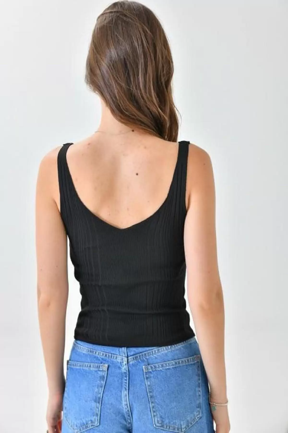 V Yaka Merdiven Dandel Detaylı Siyah Kadın Triko Crop Top