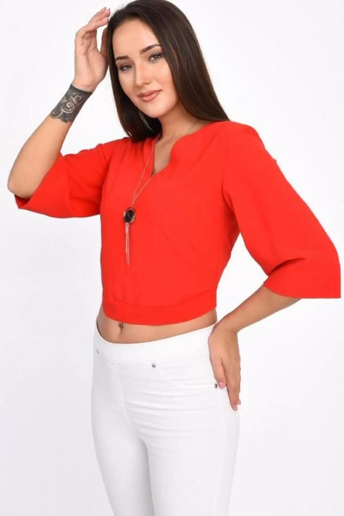 V Yaka Takı ve Sırt Detaylı Uzun kollu Kırmızı Kadın Bluz