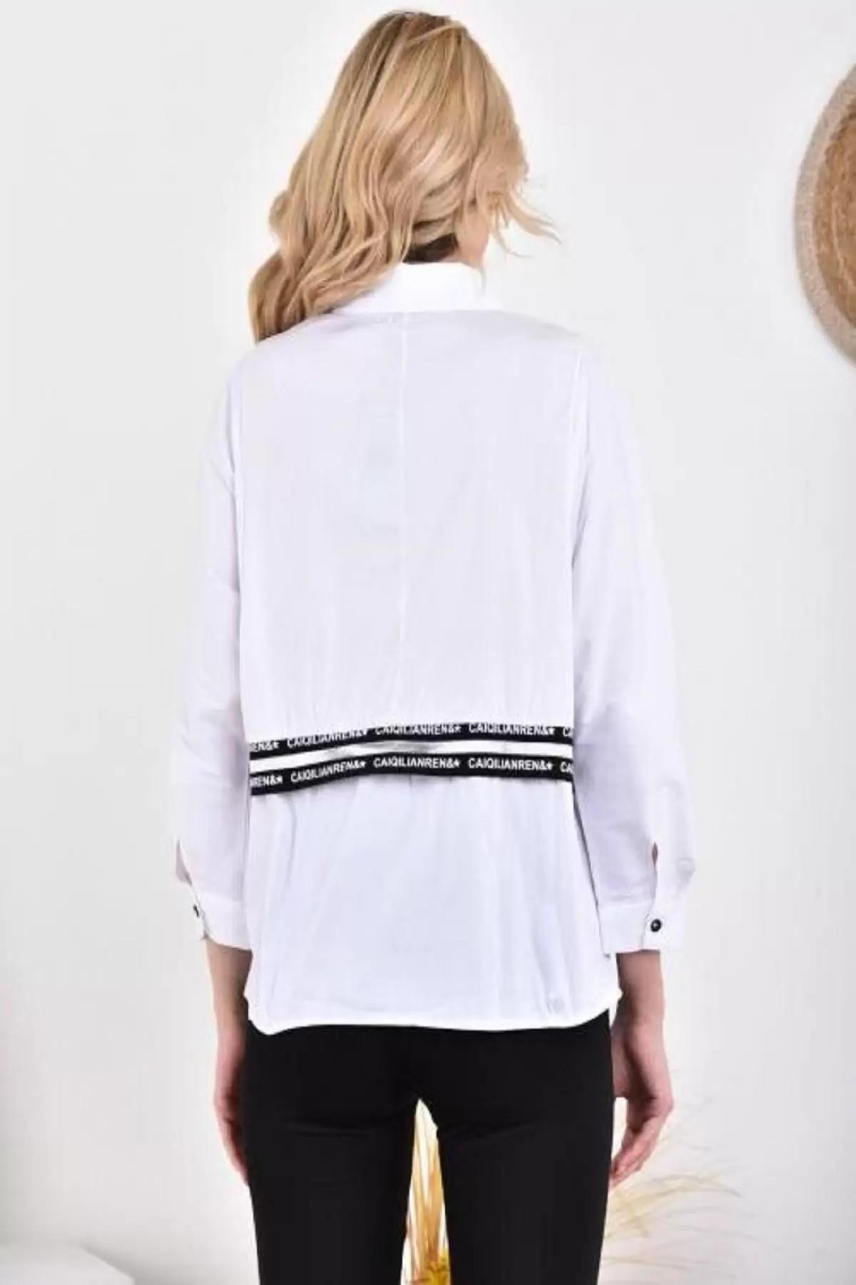 Yan ve Arka Şeritli Uzun Yarasa Kollu Beyaz Kadın Gömlek