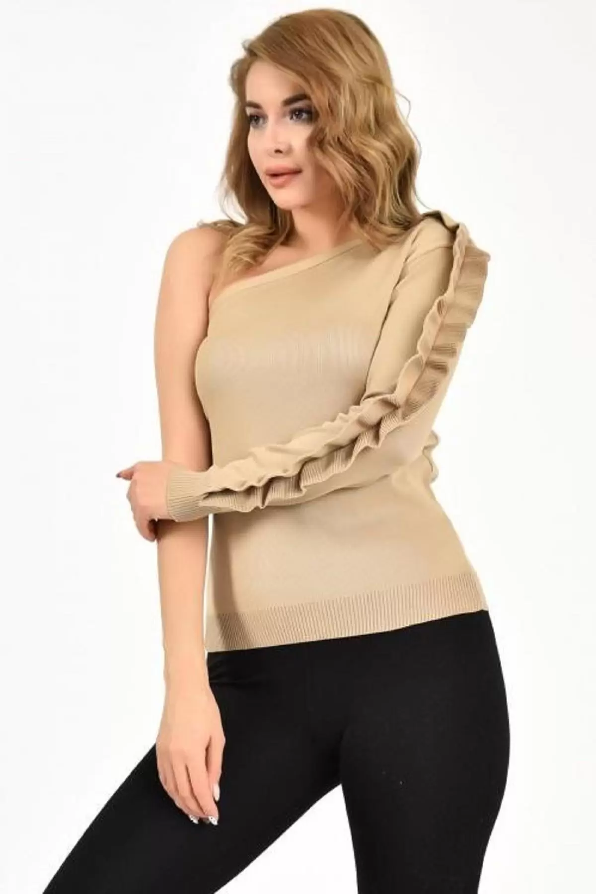 Yarım Kol Fırfır Detaylı Bej Kadın Bluz