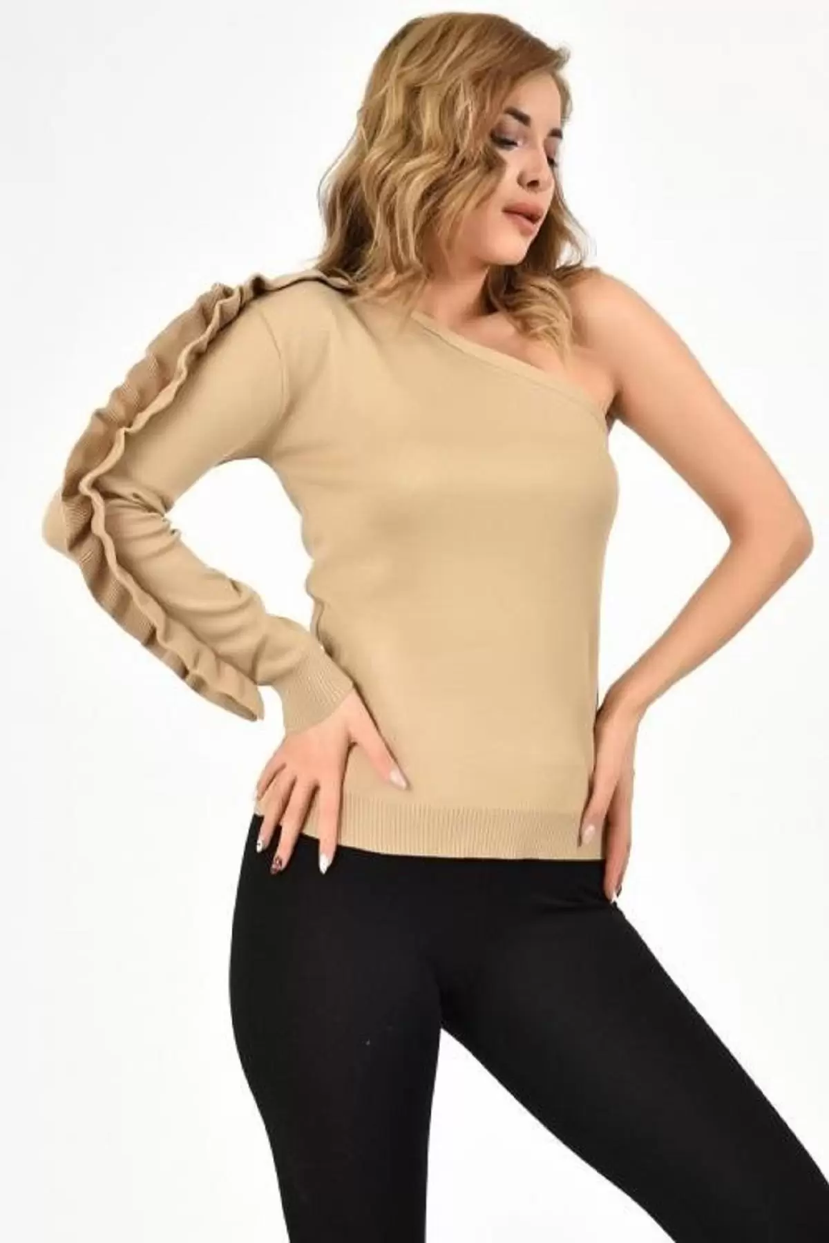 Yarım Kol Fırfır Detaylı Bej Kadın Bluz