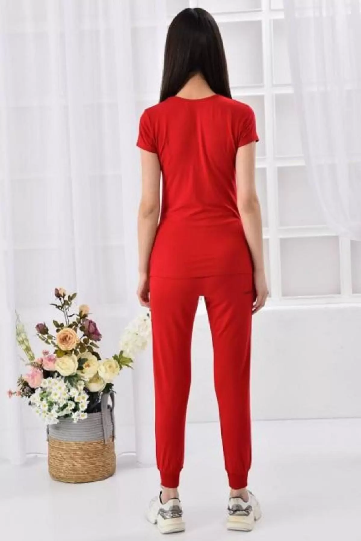 Yuvarlak Yaka Nakış Detaylı Kısa Kollu Kırmızı Kadın Eşofman Takım