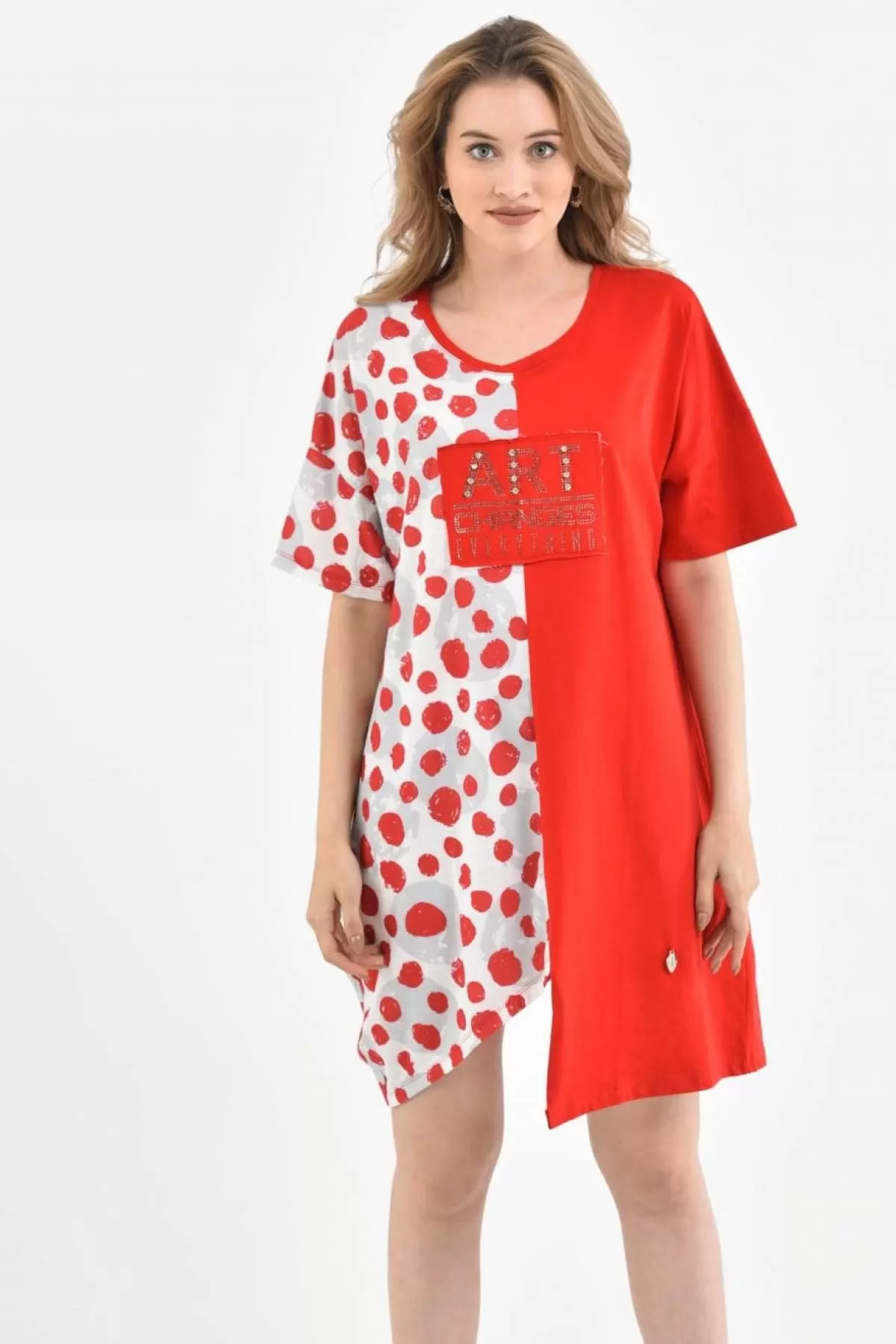 Yuvarlak Yaka Puantiyeli ve Taşlı Kırmızı-Beyaz Kadın Elbise