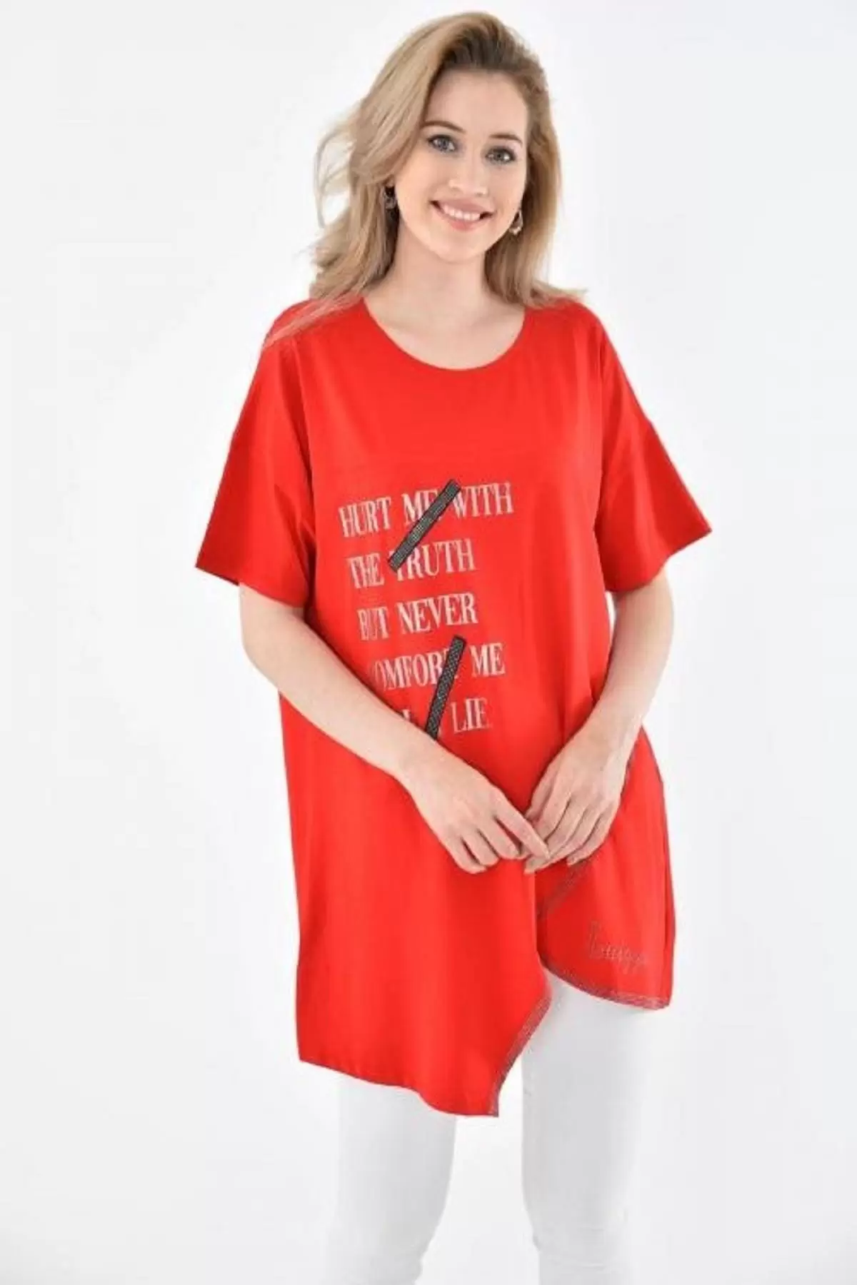 Yuvarlak Yaka Şerit Taşlı ve Asimetrik Kesimli Kırmızı Kadın Bluz