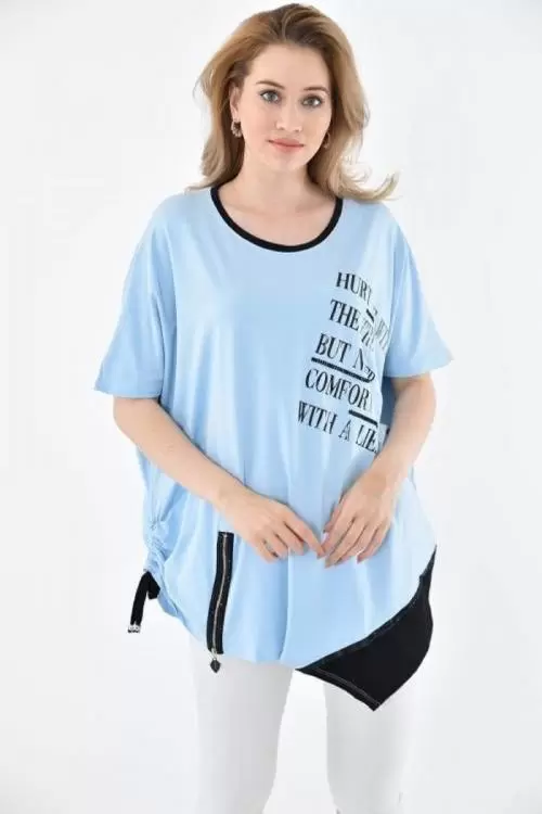 Bisiklet Yaka Yandan Fermuarlı Baskılı ve Taşlı Mavi Kadın Bluz Bisiklet Yaka Yandan Fermuarlı Baskılı ve Taşlı Mavi Kadın Bluz