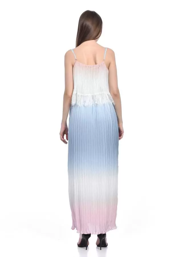 Askılı Dantel detaylı Beyaz Renkli Kloş Pileli Kadın Elbise