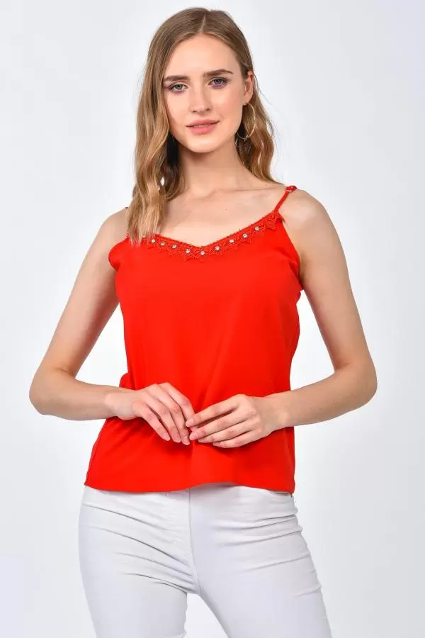 Askılı Taş ve Dantel Detaylı Kırmızı Kadın Tişört