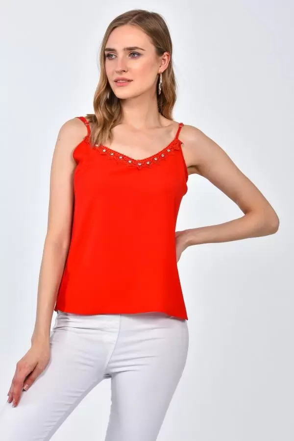 Askılı Taş ve Dantel Detaylı Kırmızı Kadın Tişört