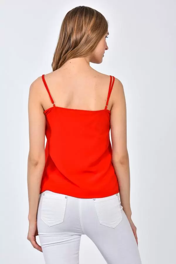 Askılı Taş ve Dantel Detaylı Kırmızı Kadın Tişört