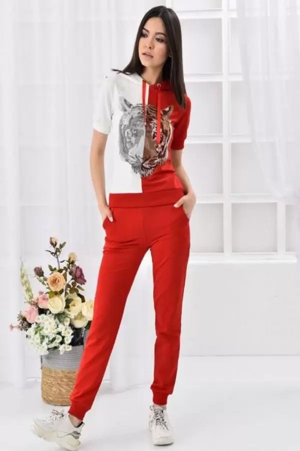 Bağcıklı ve Kapüşonlu Taş Dizinli Kaplan Desenli Kısa Kollu Kırmızı-Beyaz Kadın Eşofman Takım