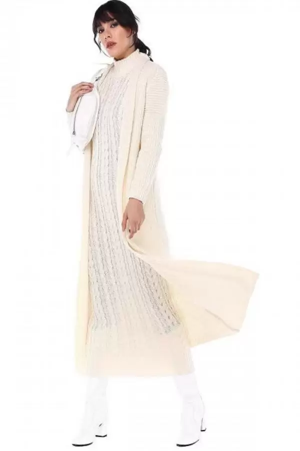 Balıkçı Yaka Uzun Hırkalı Bej Triko Kadın Elbise