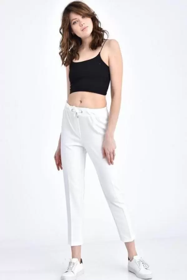 Belden Lastikli ve Bağcıklı Beyaz Bilek Kadın Pantolon