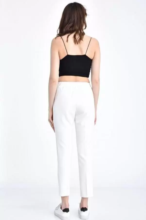 Belden Lastikli ve Bağcıklı Beyaz Bilek Kadın Pantolon