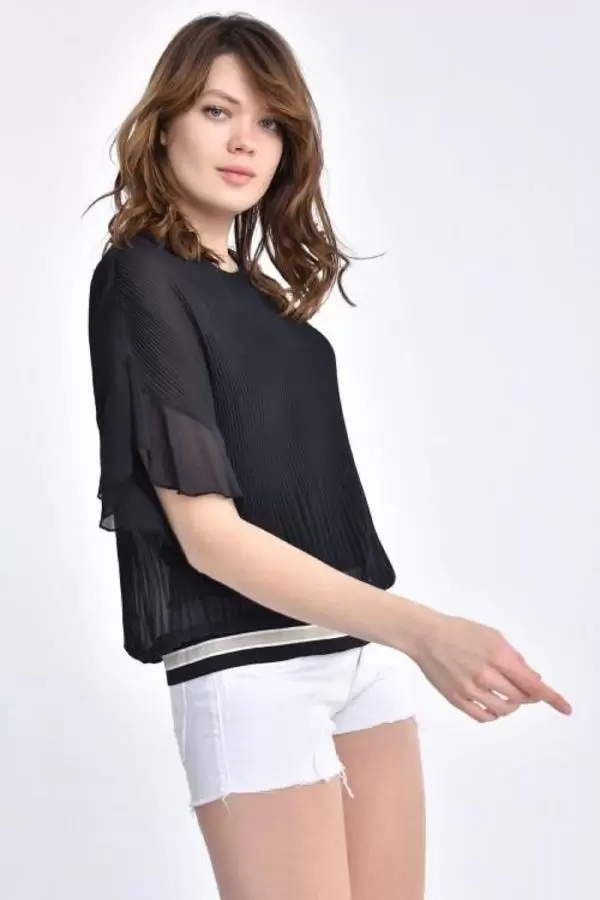 Bisiklet Yaka Pileli ve Biyeli Kısa Kollu Siyah Kadın Bluz